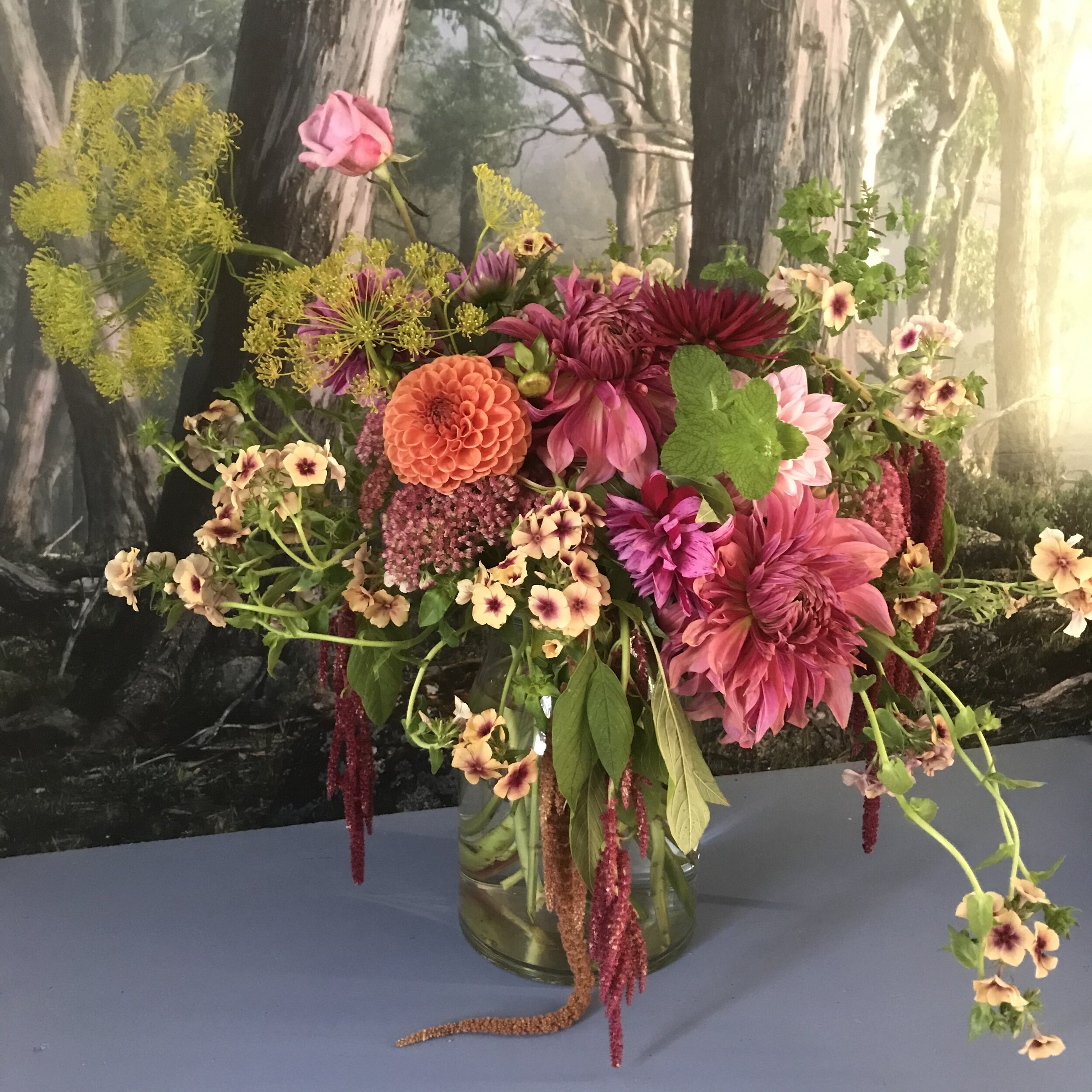 Tomnah'a
Dahlia and phlox bouquet