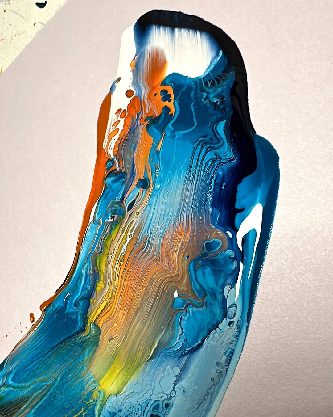 So I had a play with pouring medium. I love how the colours interact with each other to create interesting patterns and bubbles. Swipe to see how it looked once dry.