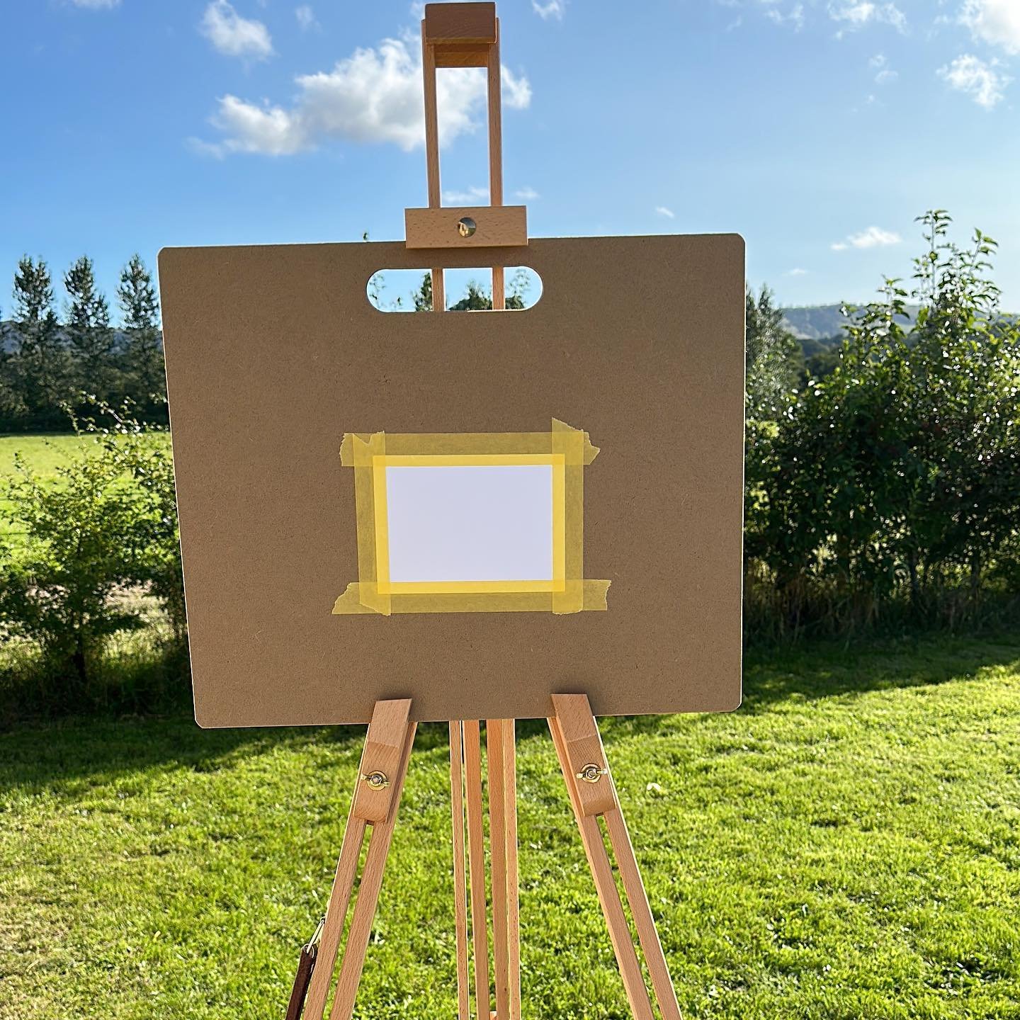 Got myself a new art set for painting outdoors. Just in time to enjoy the last of the summer evening&rsquo;s painting! New art videos are in the works too 😊

#artlife #artistlife #newartsetup #artoutside #newartgear