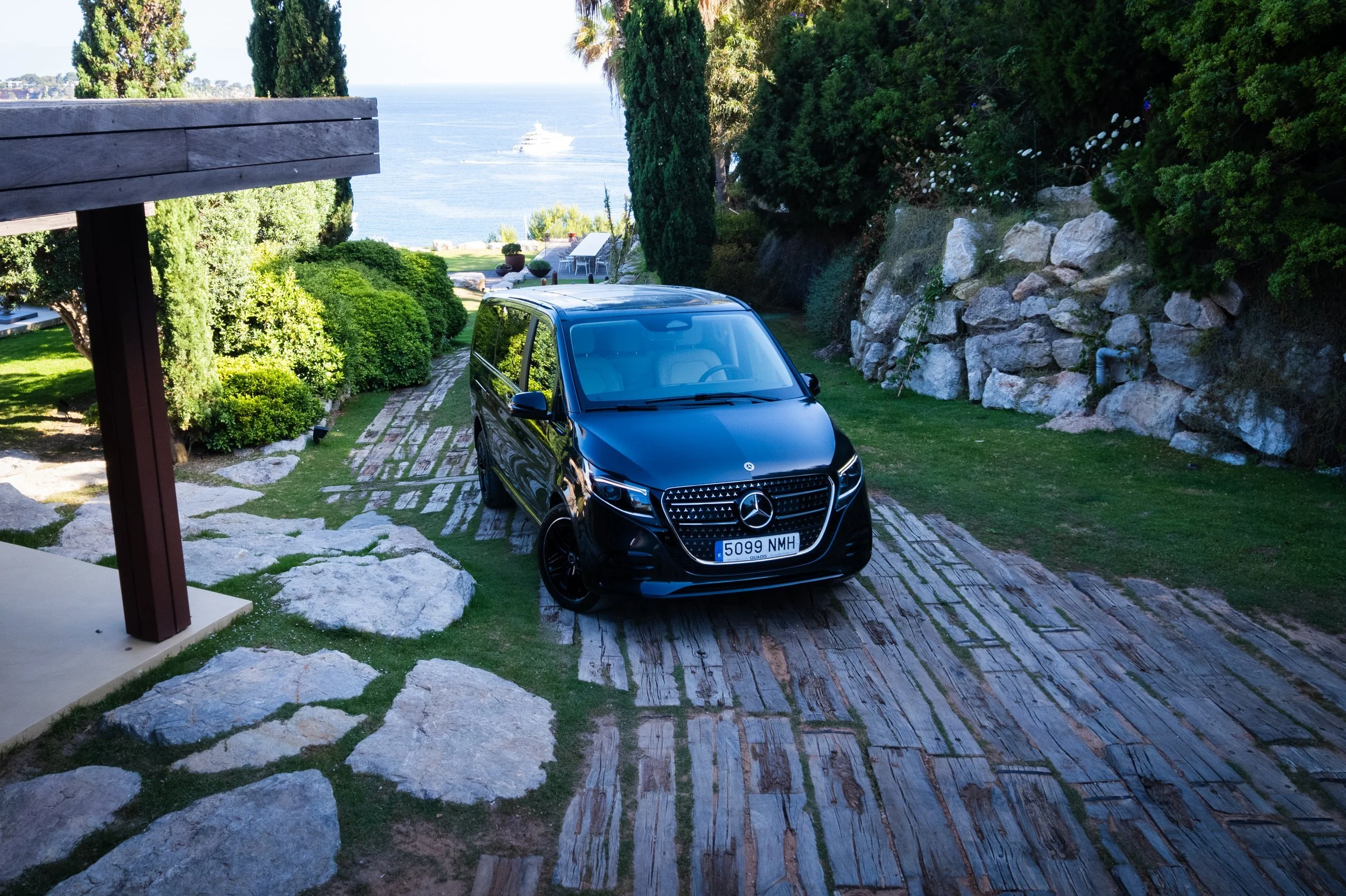 mercedes-v300d-06.jpg