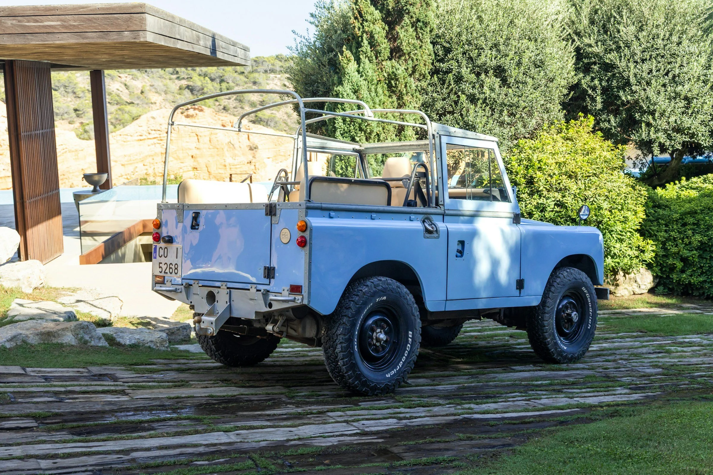 land-rover-santana-88-04.jpg