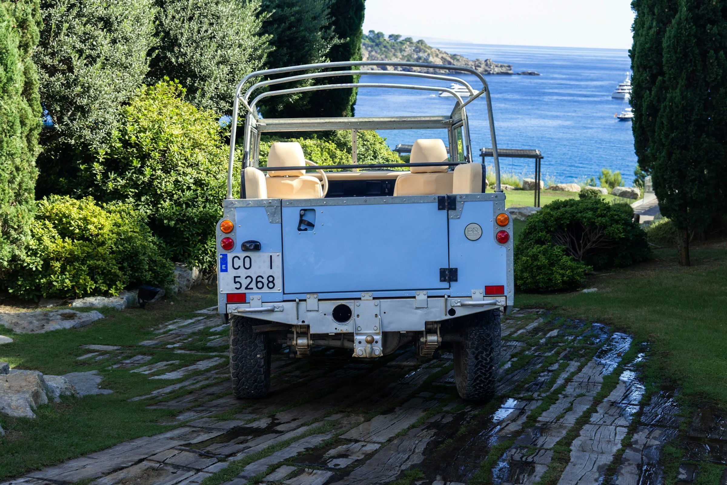 land-rover-santana-88-05.jpg