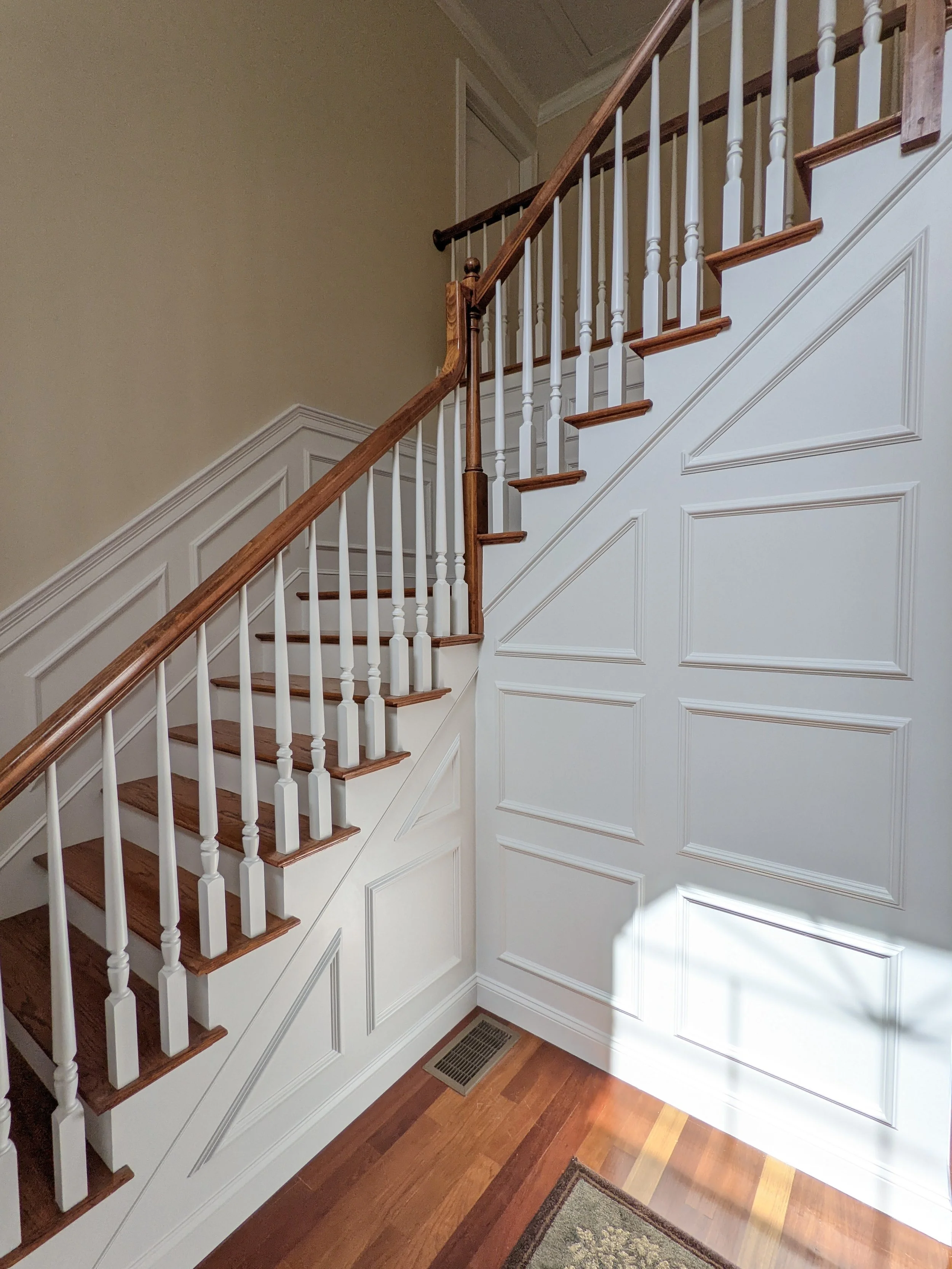 Rob wainscoting Inside corner A7.jpg