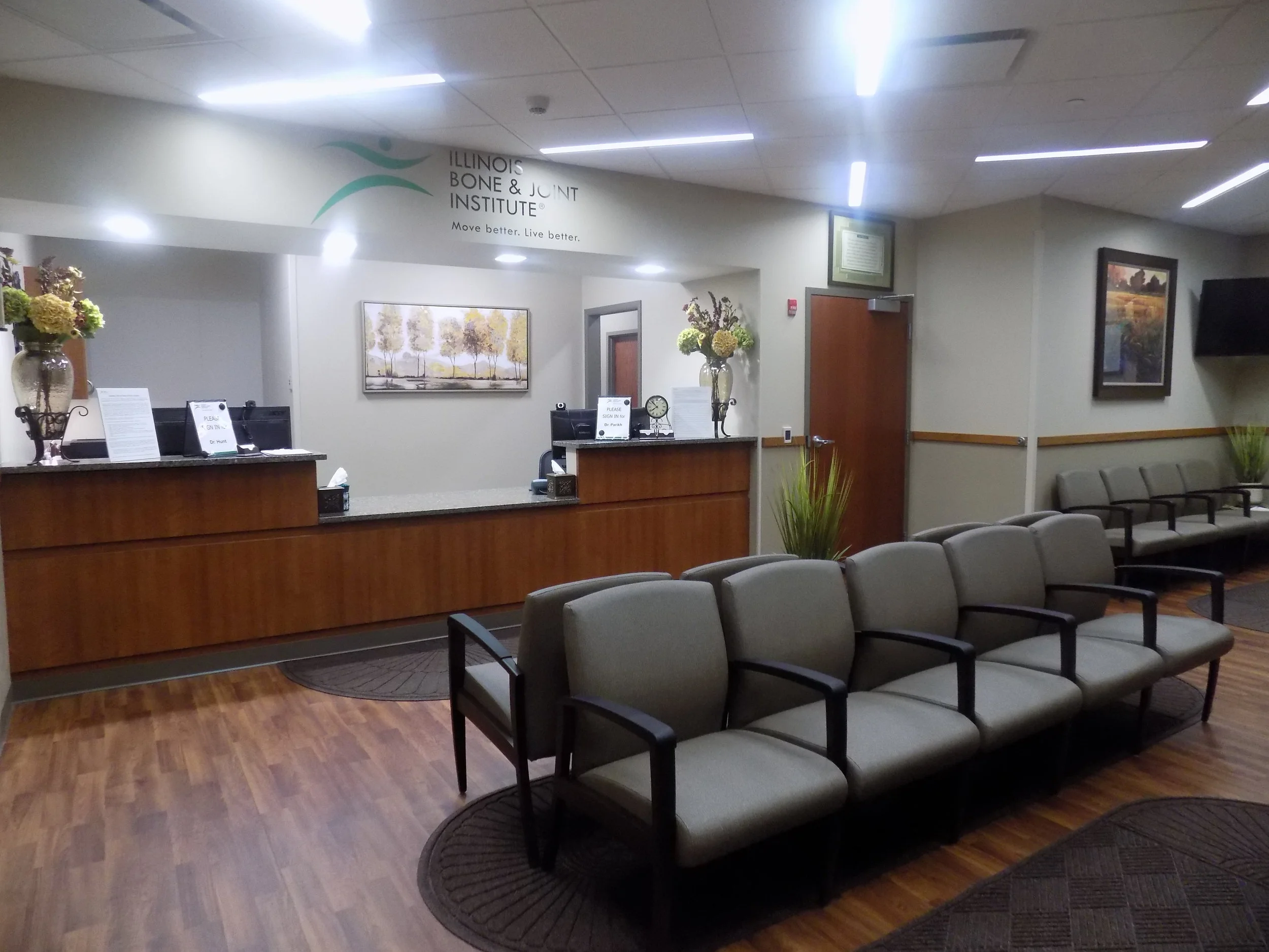 ILLINOIS BONE AND JOINT INSTITUTE LAKE BLUFF