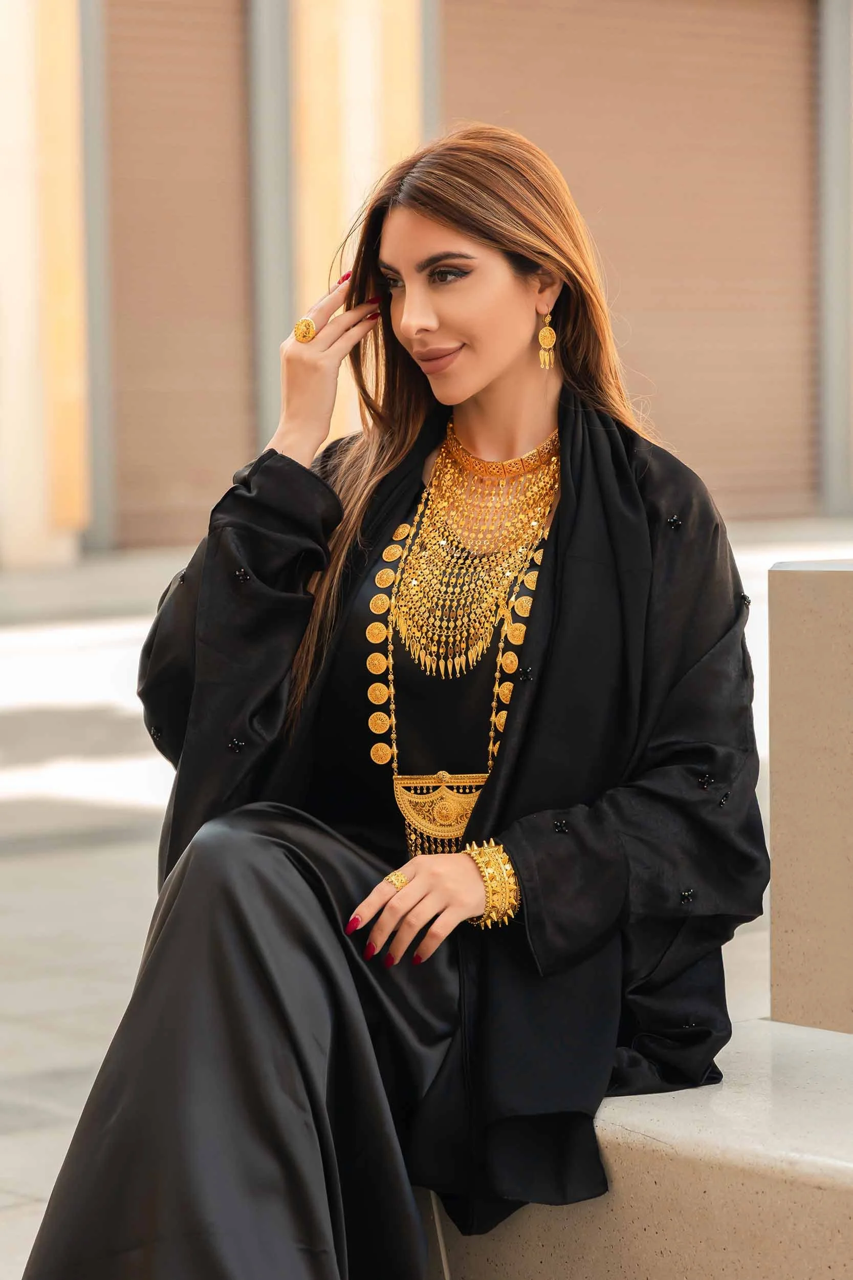 emirati-bridal-gold-jewelry-set-model-photography.jpg