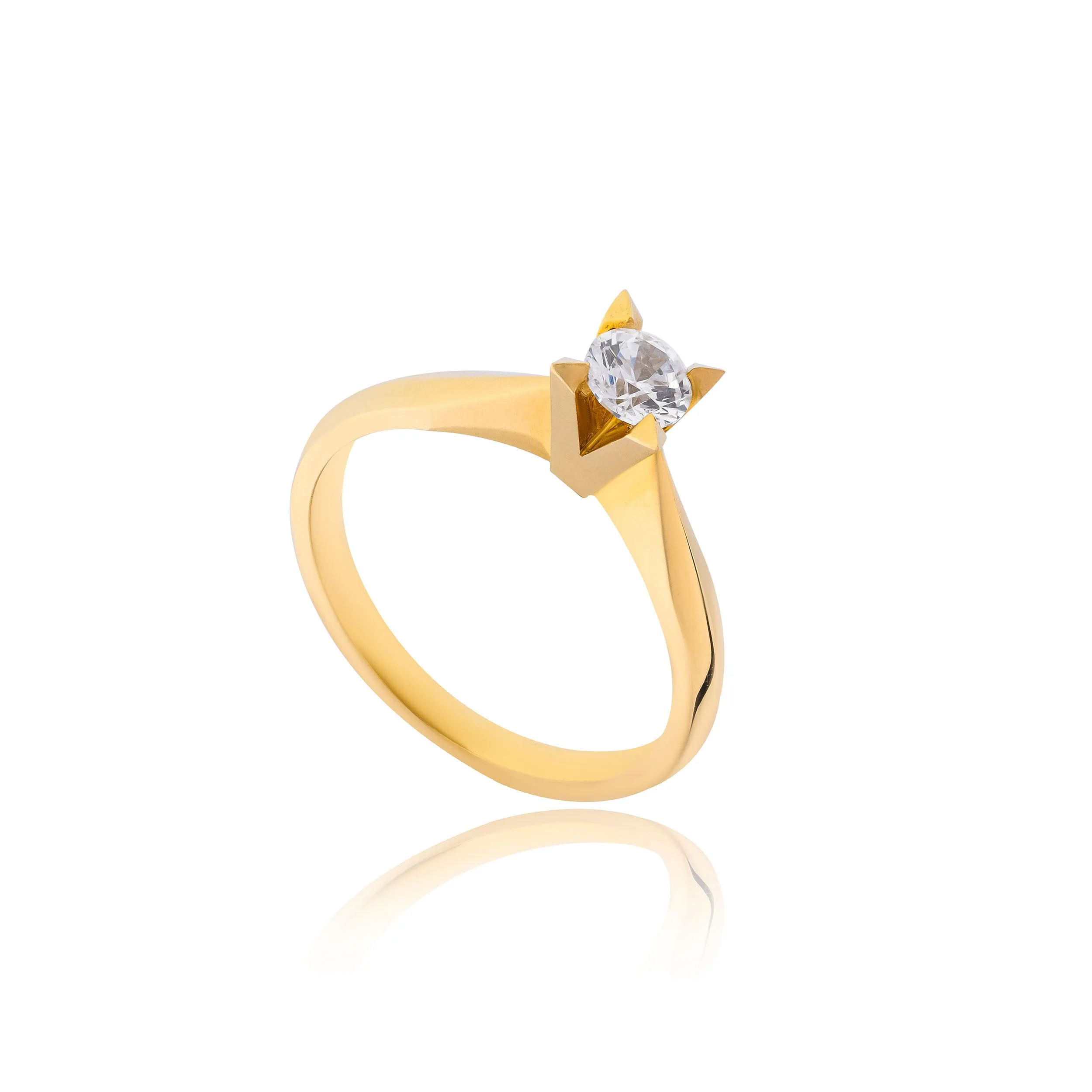 18K gold solitaire ring with gemstone photographed for jewellery marketing in Dubai
