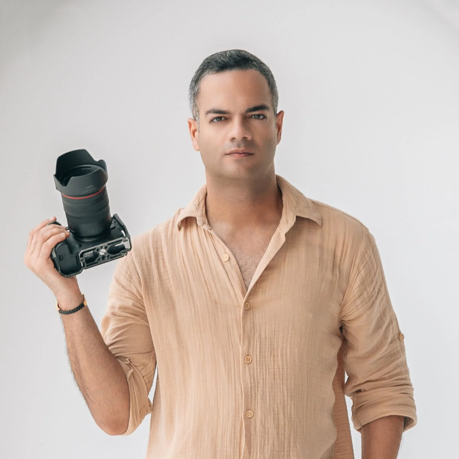 How to Choose a Photographer and Videographer in Dubai