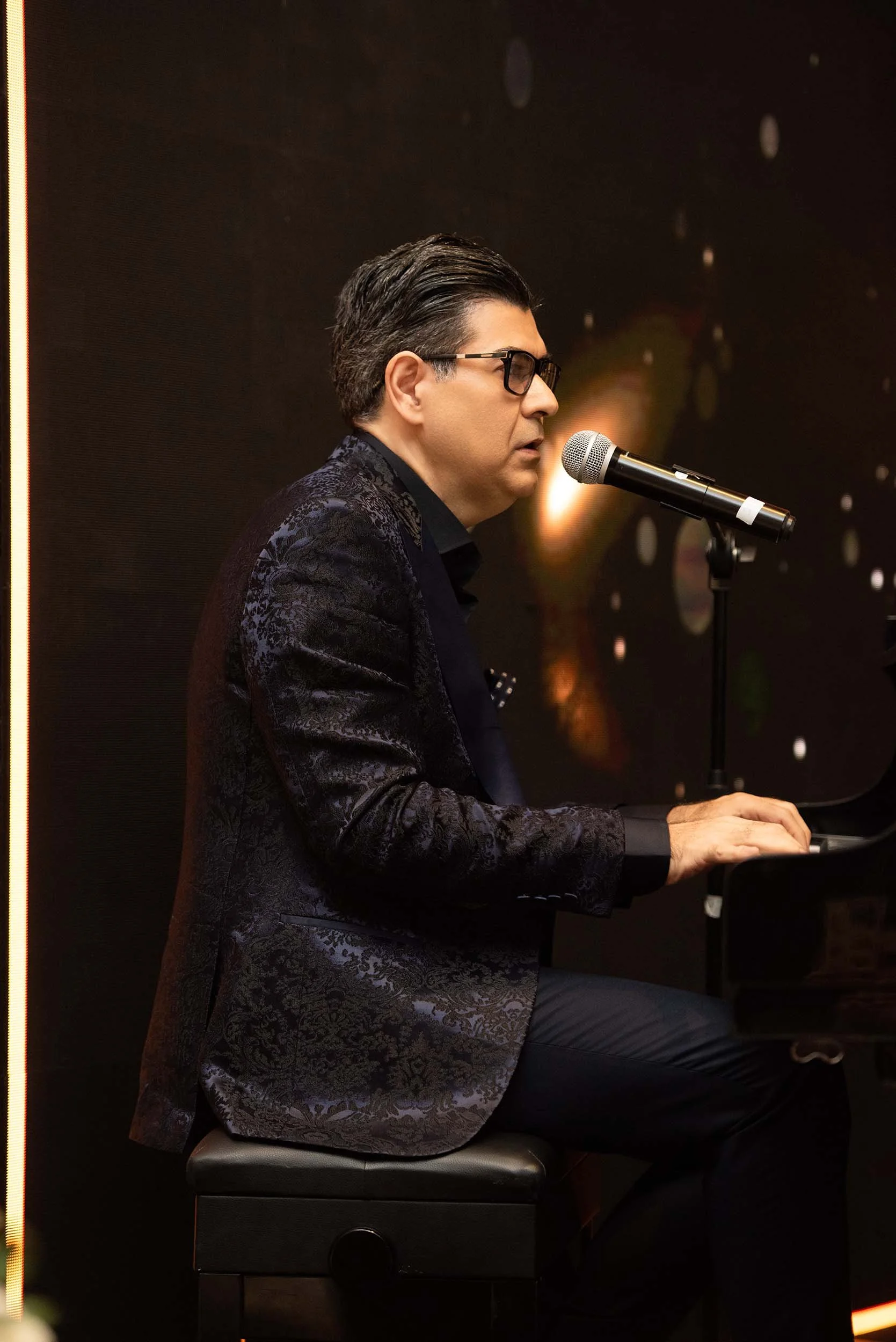 Live musical performance during the Al Madaen Restaurant grand opening celebration in Dubai.