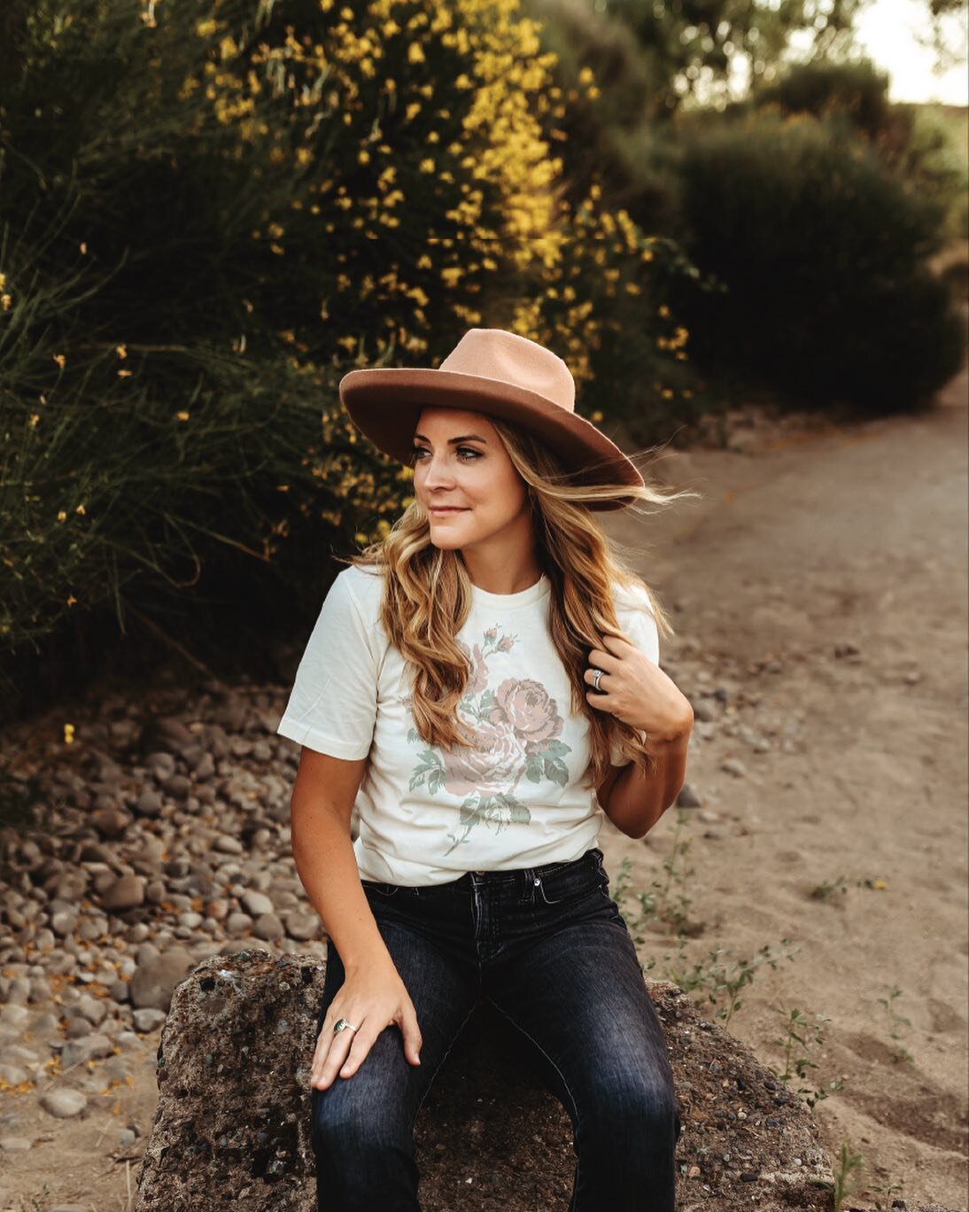 The Nan in roses 💕 

#twinsisters #westernwear #madeinamerica #durhamca #chicoca #graphictees #womensfashion #outfits #countrygirl #farmhouse #northerncalifornia #californiacowboy #northerncalifornia