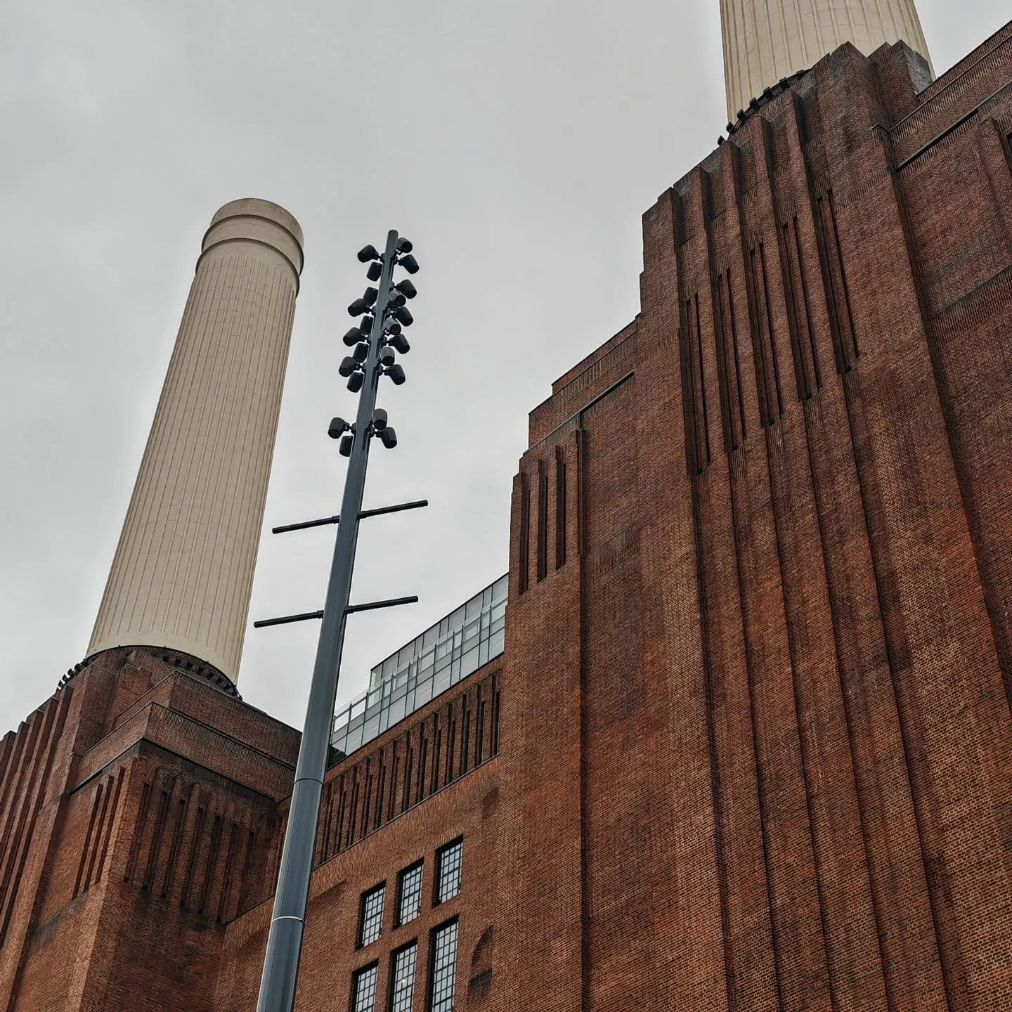 Day out with Vicky from @sewfabulousfabrics.

Isn't Battersea Power station magnificent?