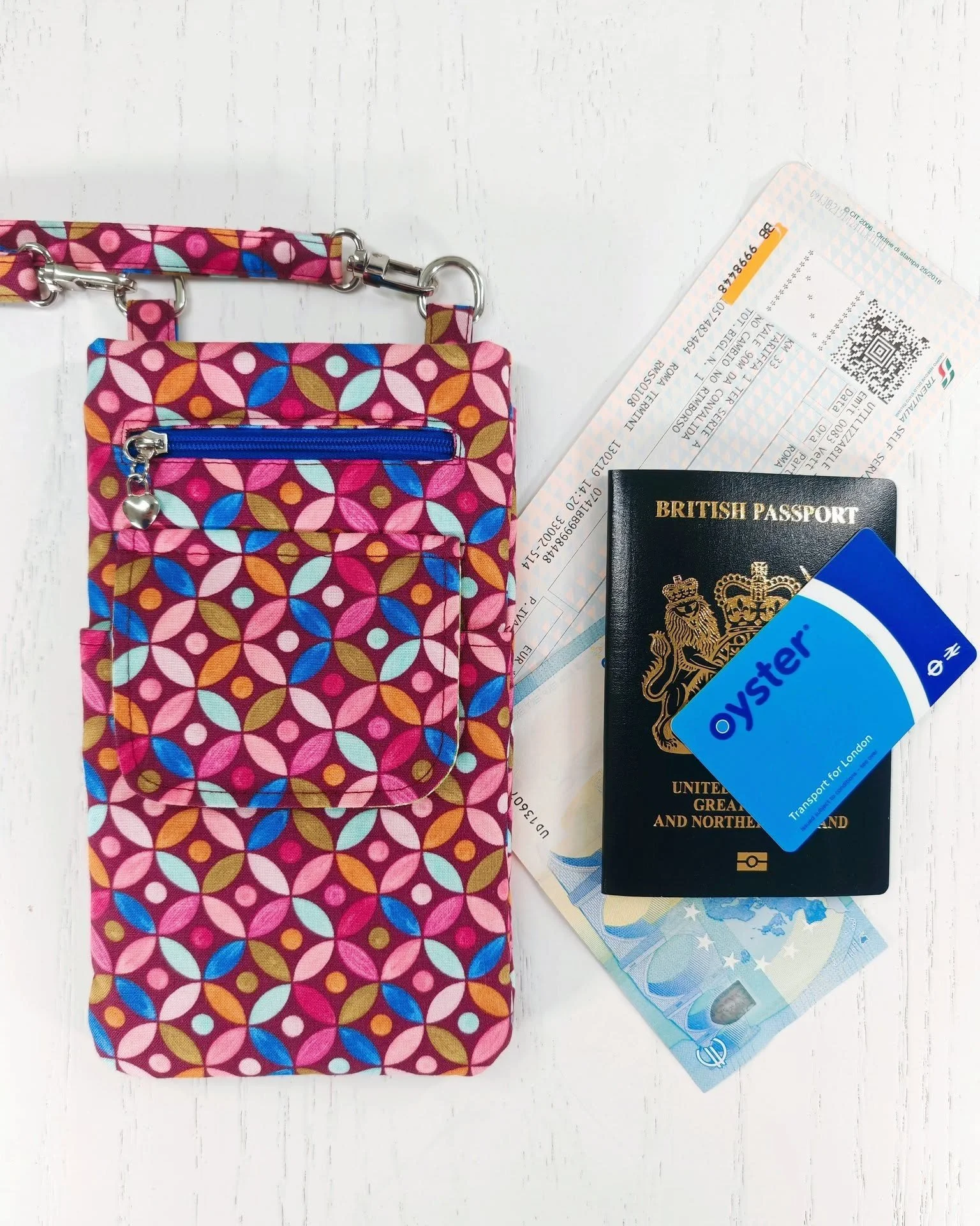 If you love to travel, then you need to make the Everyday Travel Pouch!
This pouch has pockets for everything you need to get through the airport, and it&rsquo;s small enough to take around with you while you take in the sights. Or you can use it eve