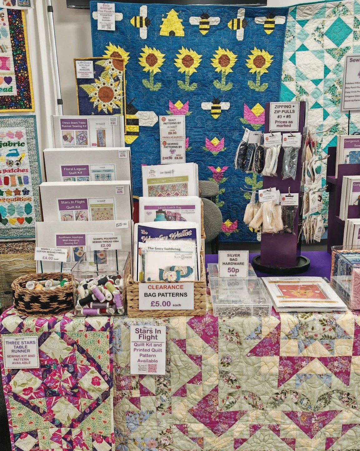 It has been an exciting day today! Vicky from @sewfabulousfabrics and I spent the day setting up our stall at the SHQA Quilt show at Brighton Racecourse.

This show is going to be two amazing days for anyone who loves fabric and quilting. There is a 