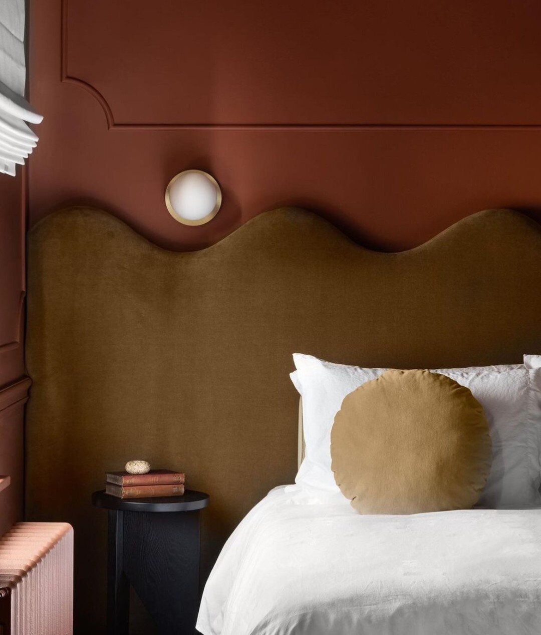 Who says commercial spaces have to feel 'commercial'? We are inspired by this view at @hotel.julie, breaking the mold with a design that's as inviting as your own home. From playful curves to comforting hues, every corner whispers 'stay a little long