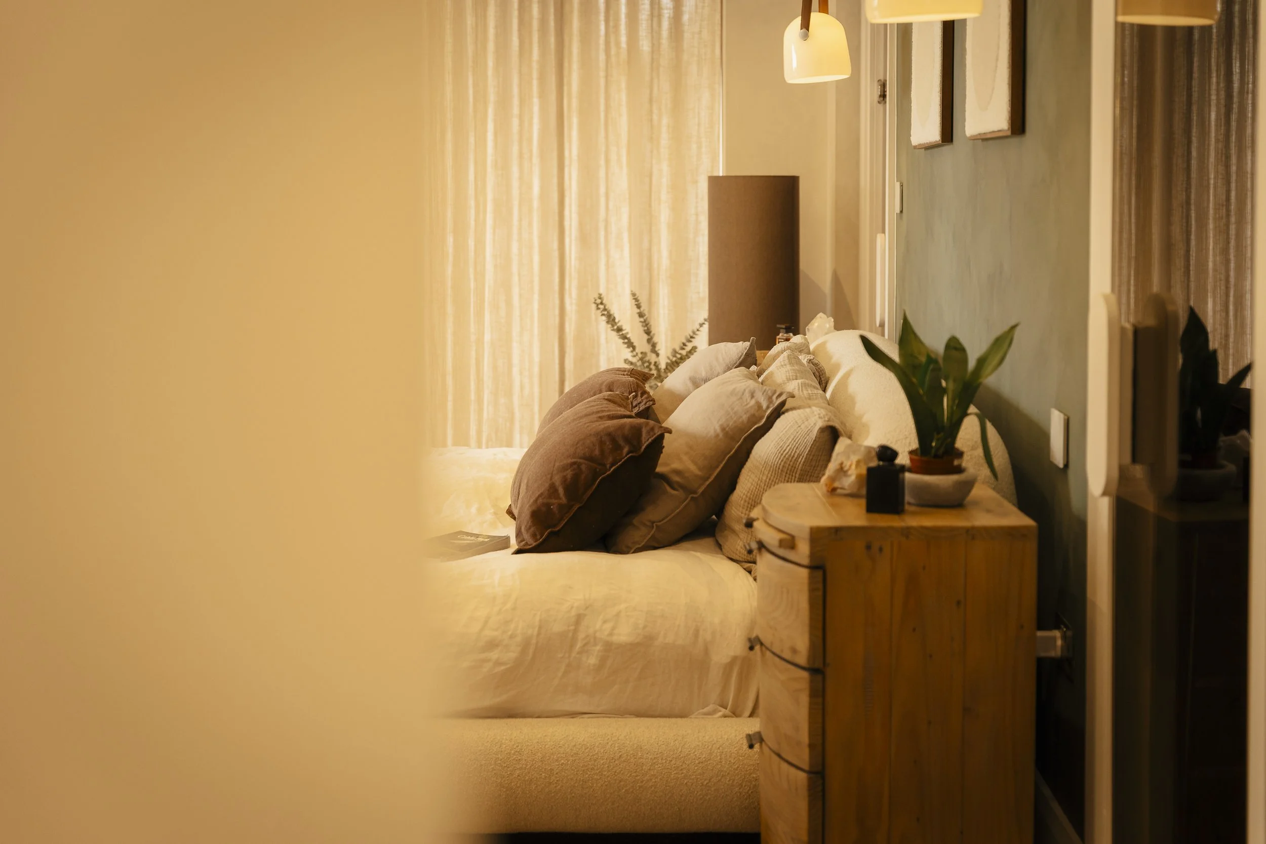 bedroom master through door.jpg