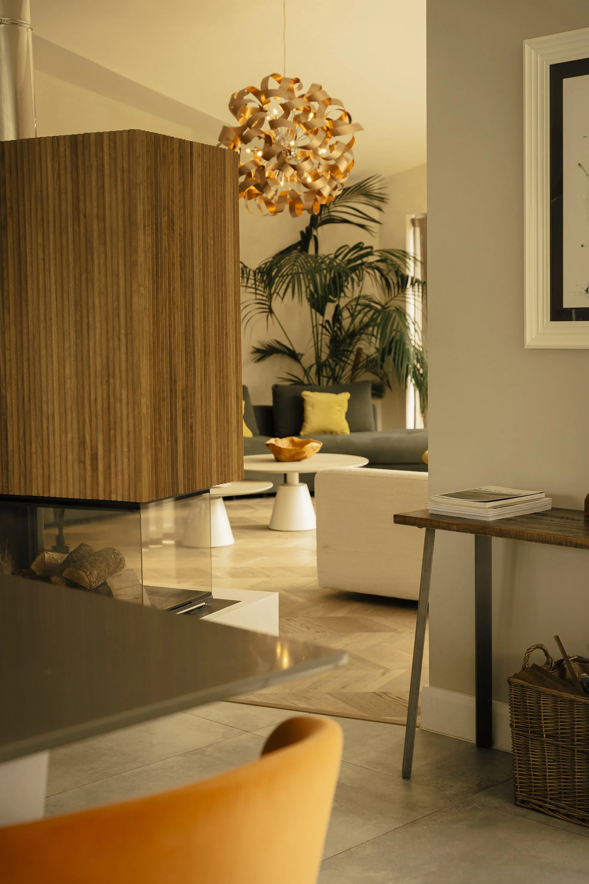 lounge via kitchen.jpg