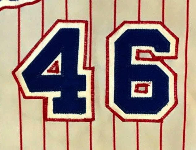 I next turned my attention to the front of the jersey. A couple of things caught my eye. First of all the front numbers looked original. Braves jerseys from this period attached the lettering using a very untraditional method. The lettering was actua