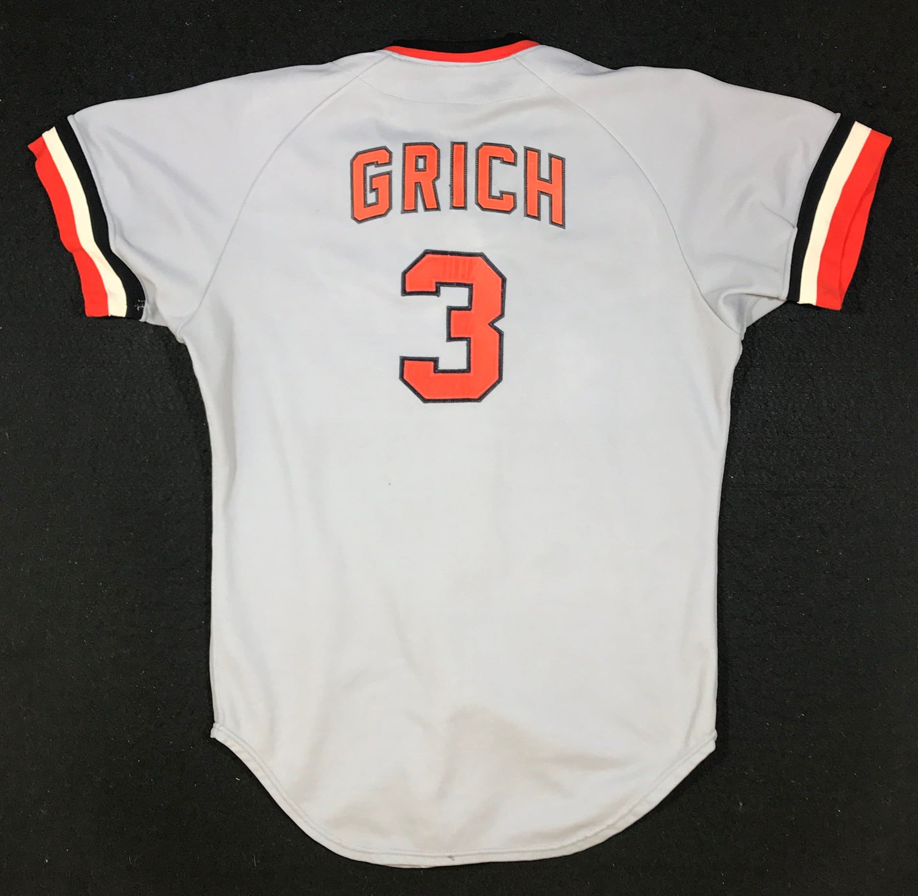 A perfect match, for the discriminating collector. Yes, the original number was sewn by the team slightly off center and crooked. And that's the way it stays...