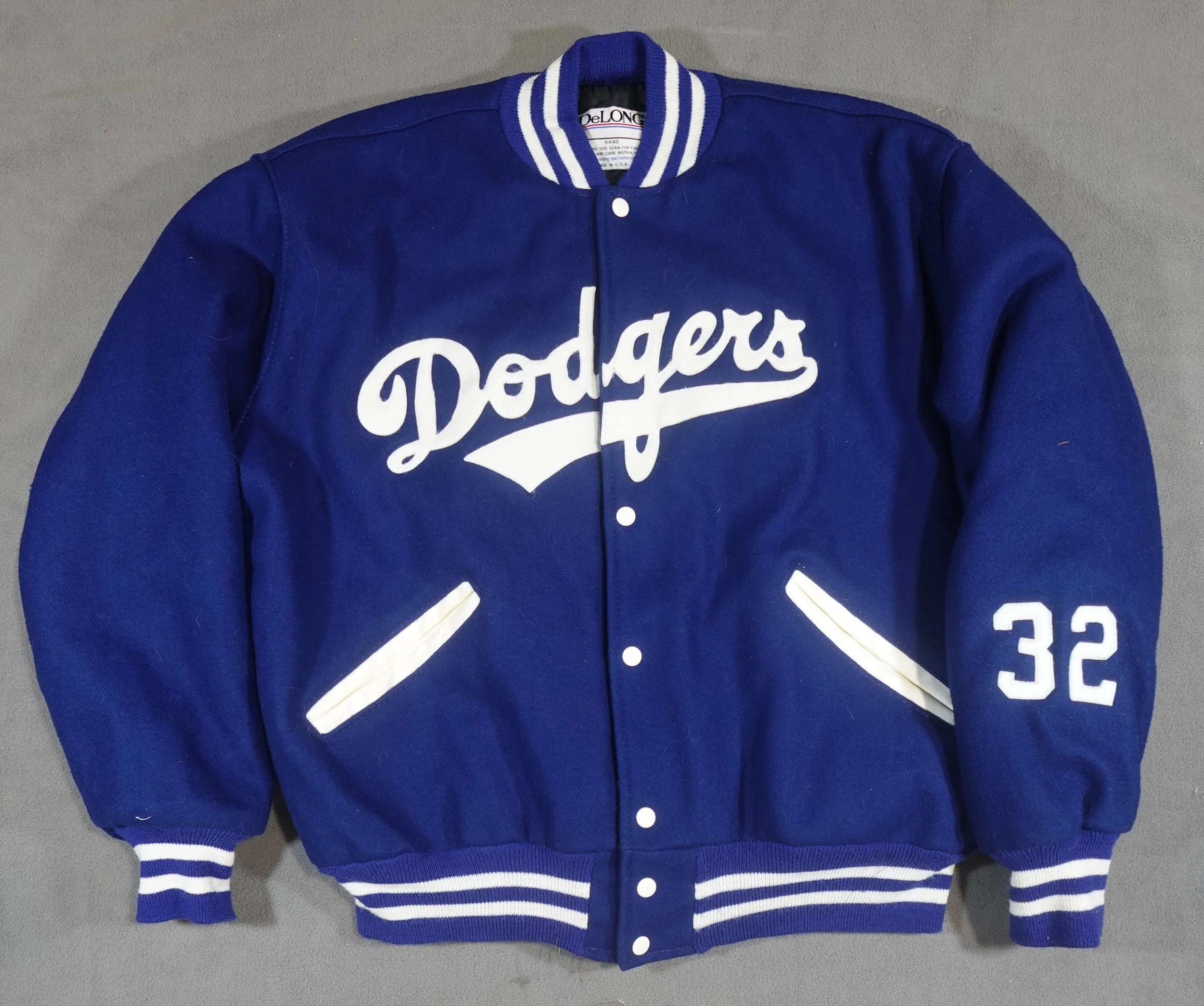 Dodgers jacket OUT DSC00934.JPG