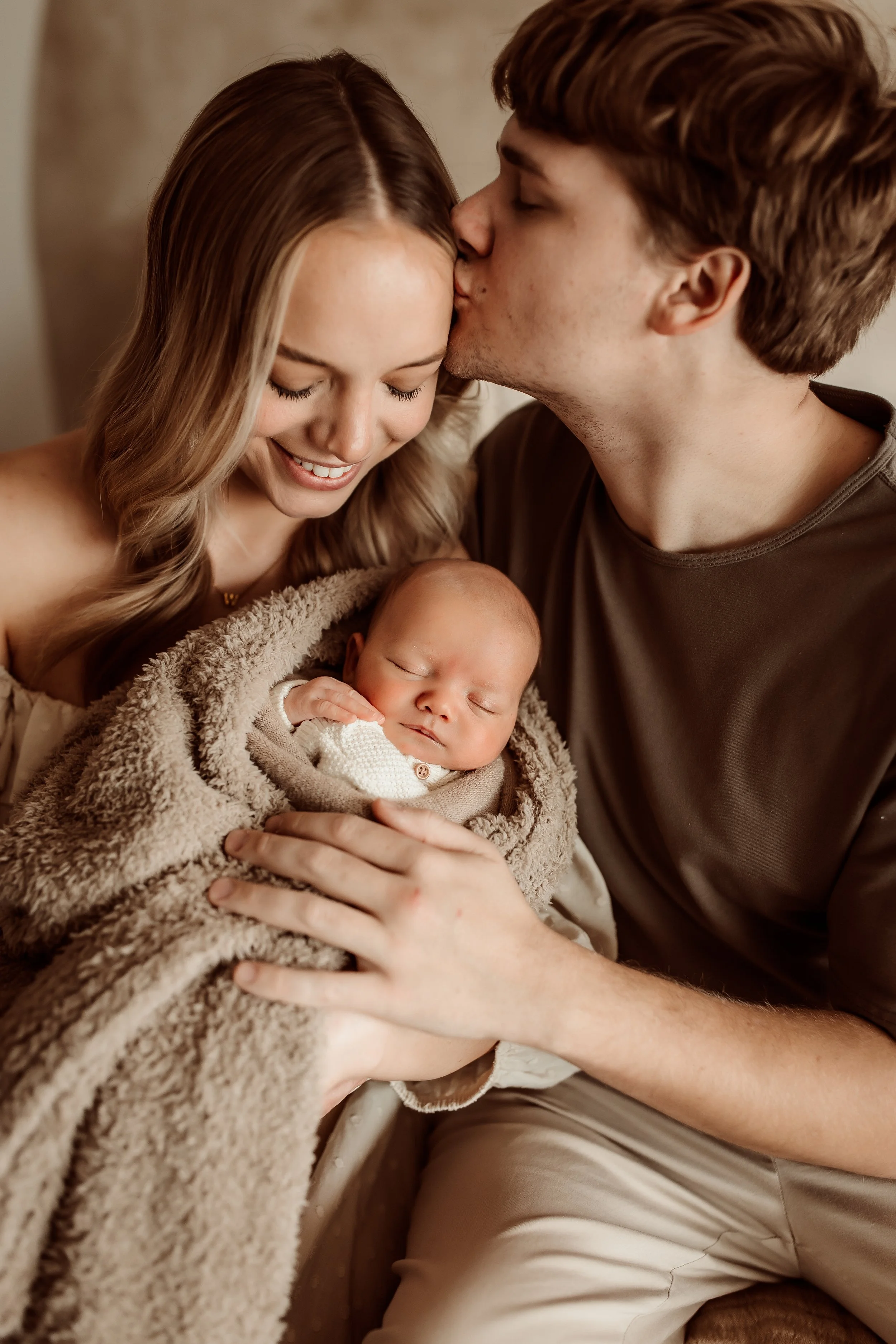 Wichita KS lifestyle photographer documenting the "just home" phase