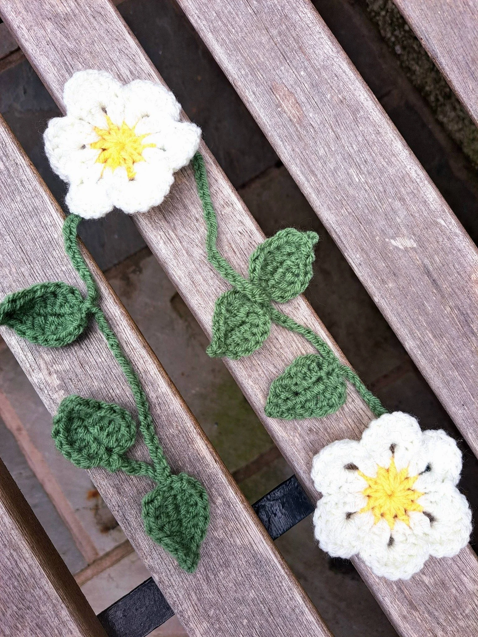 Crochet Daisy Chain Garland By Cocoa Craft made at Home