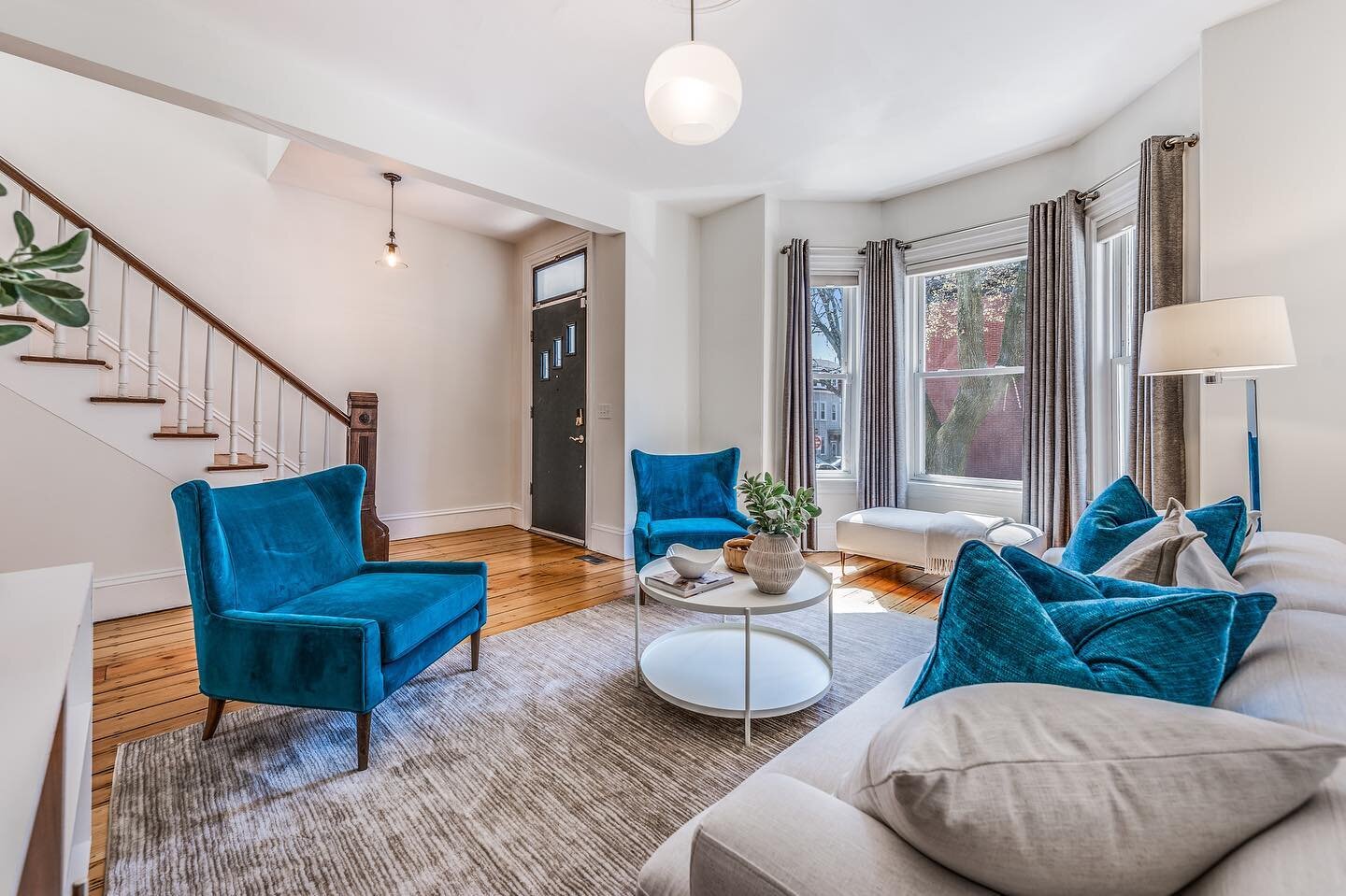 Just Listed in South Boston!

This stunning single family home boasts the perfect blend between original character and contemporary finishes. Featuring high ceilings, modern light fixtures, refinished original hardwood floors, stainless steel applian