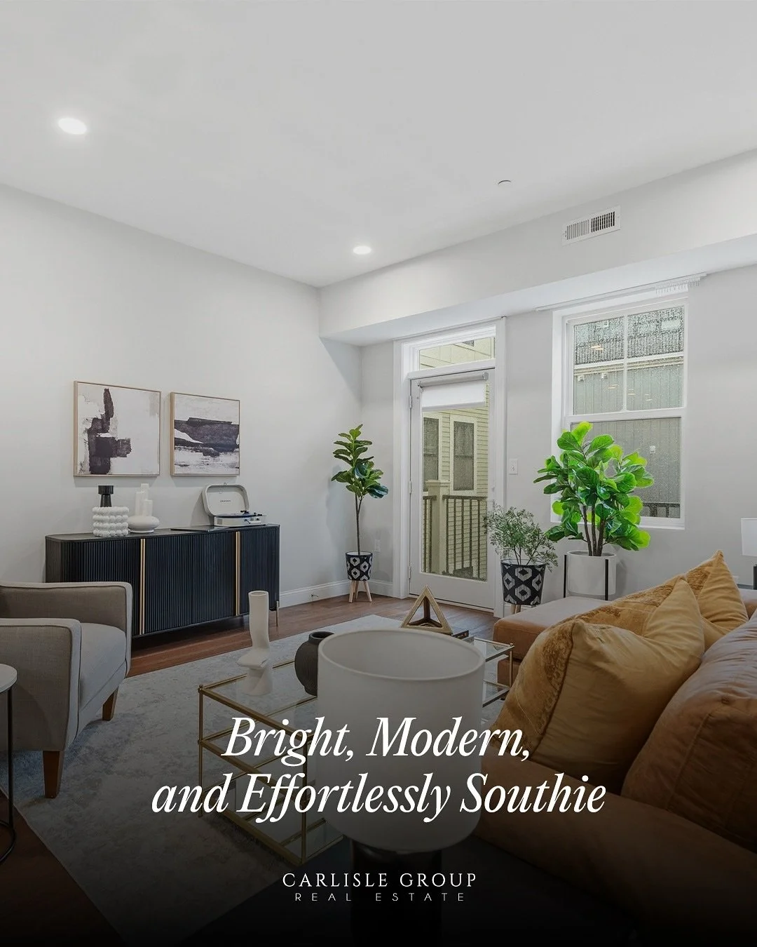 Just Listed in South Boston!
A Southie condo that checks every box—modern finishes, private outdoor space, garage parking, and an unbeatable location.
๐๐ผ Open House
Thursday, 10/23 from 6-7pm
• Built in 2017, freshly painted throughou