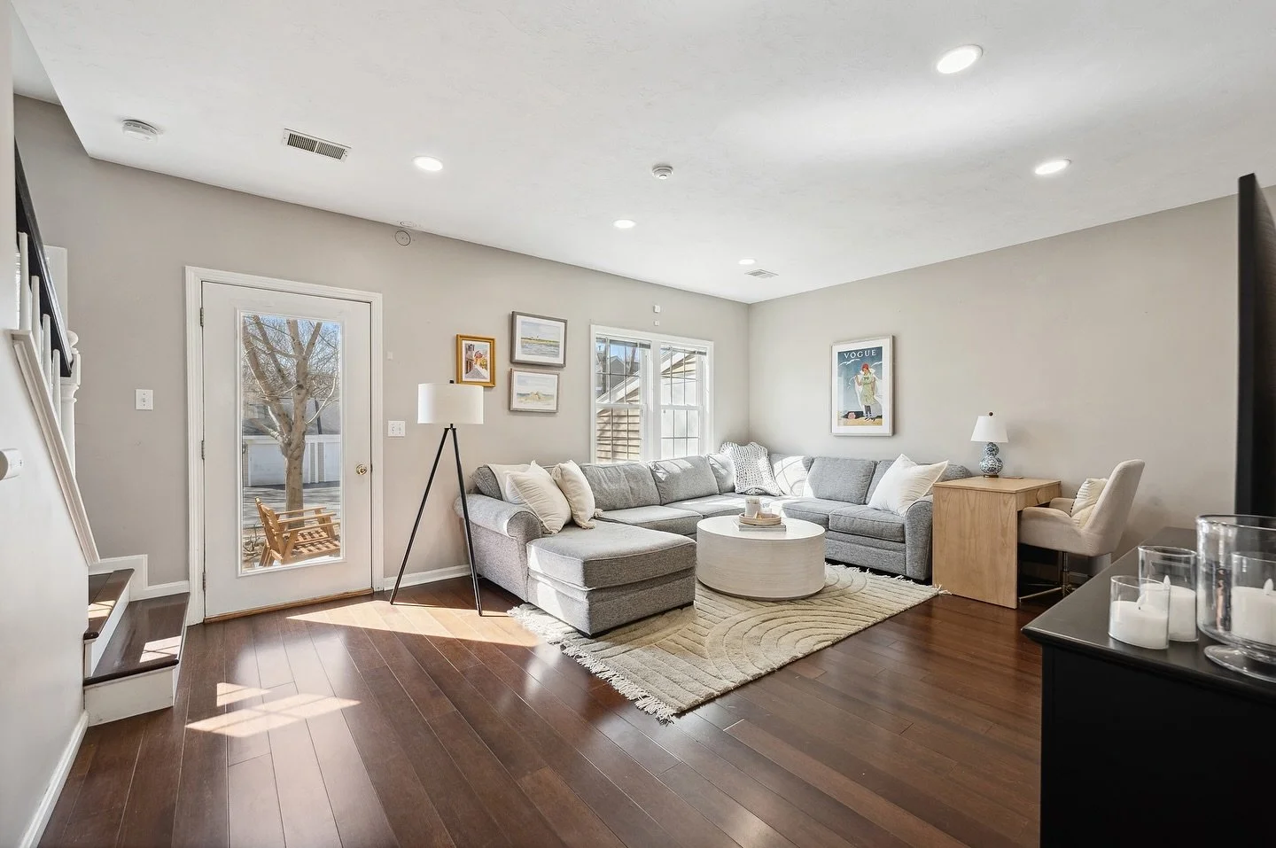 If you’ve been waiting for a move-in-ready home that feels like a retreat, this one’s worth seeing in person!
Nestled in a quiet corner of Braintree’s Devon Wood community, this 3-bed, 2-bath end-unit offers updated finishes, a pri