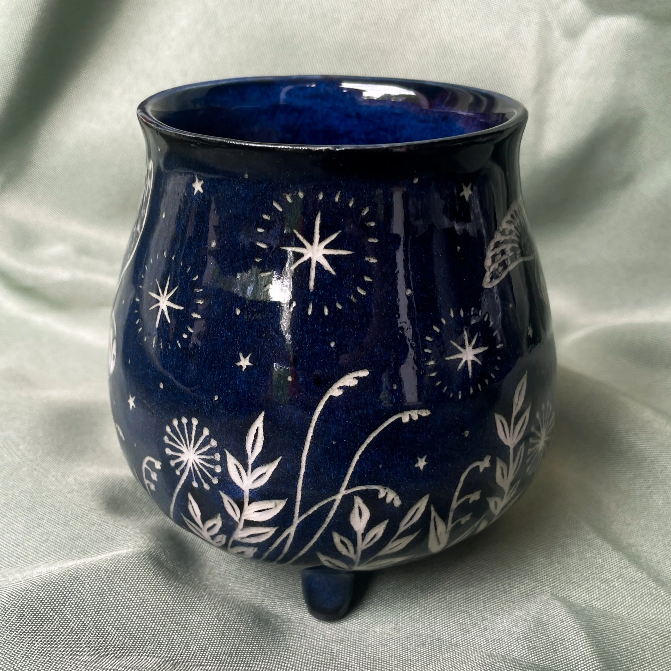 cauldron mug owls sideview.JPEG