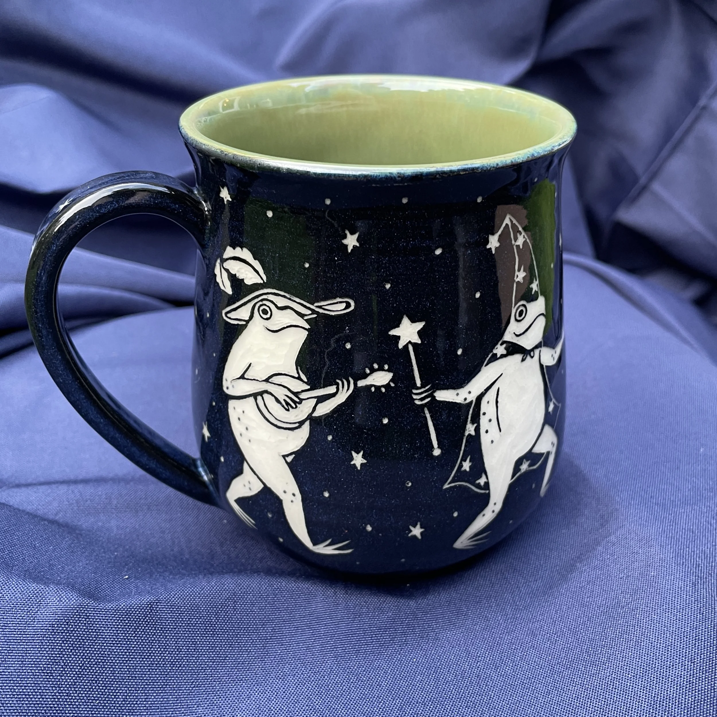 mug medieval frogs a 5.jpg