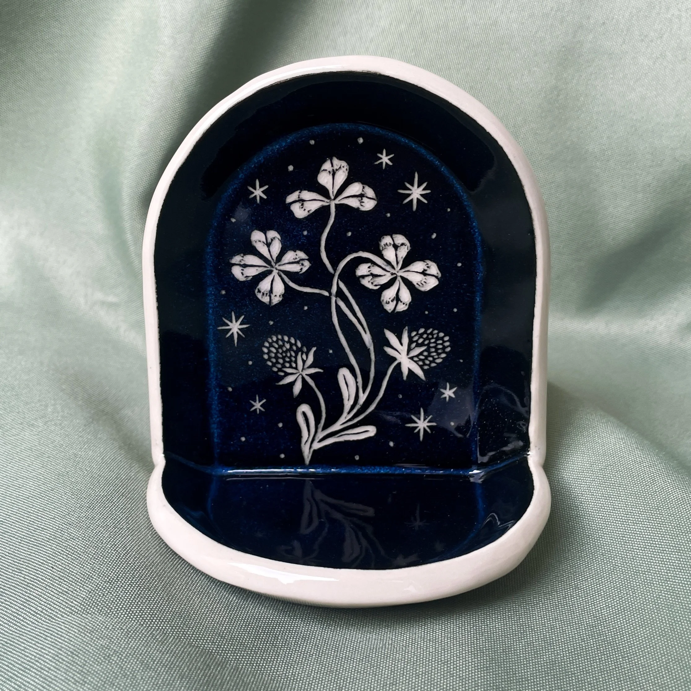 altar shelf clover.JPEG