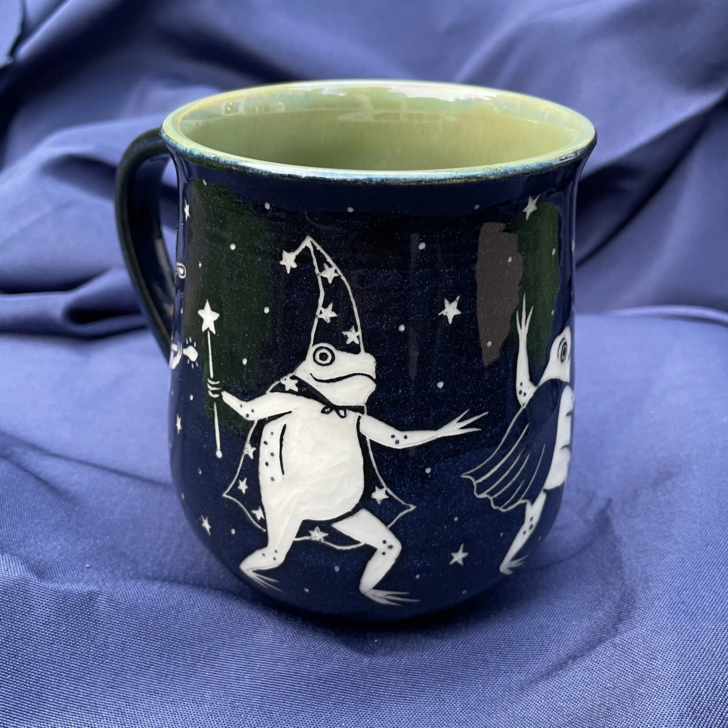 mug medieval frogs a 6.jpg