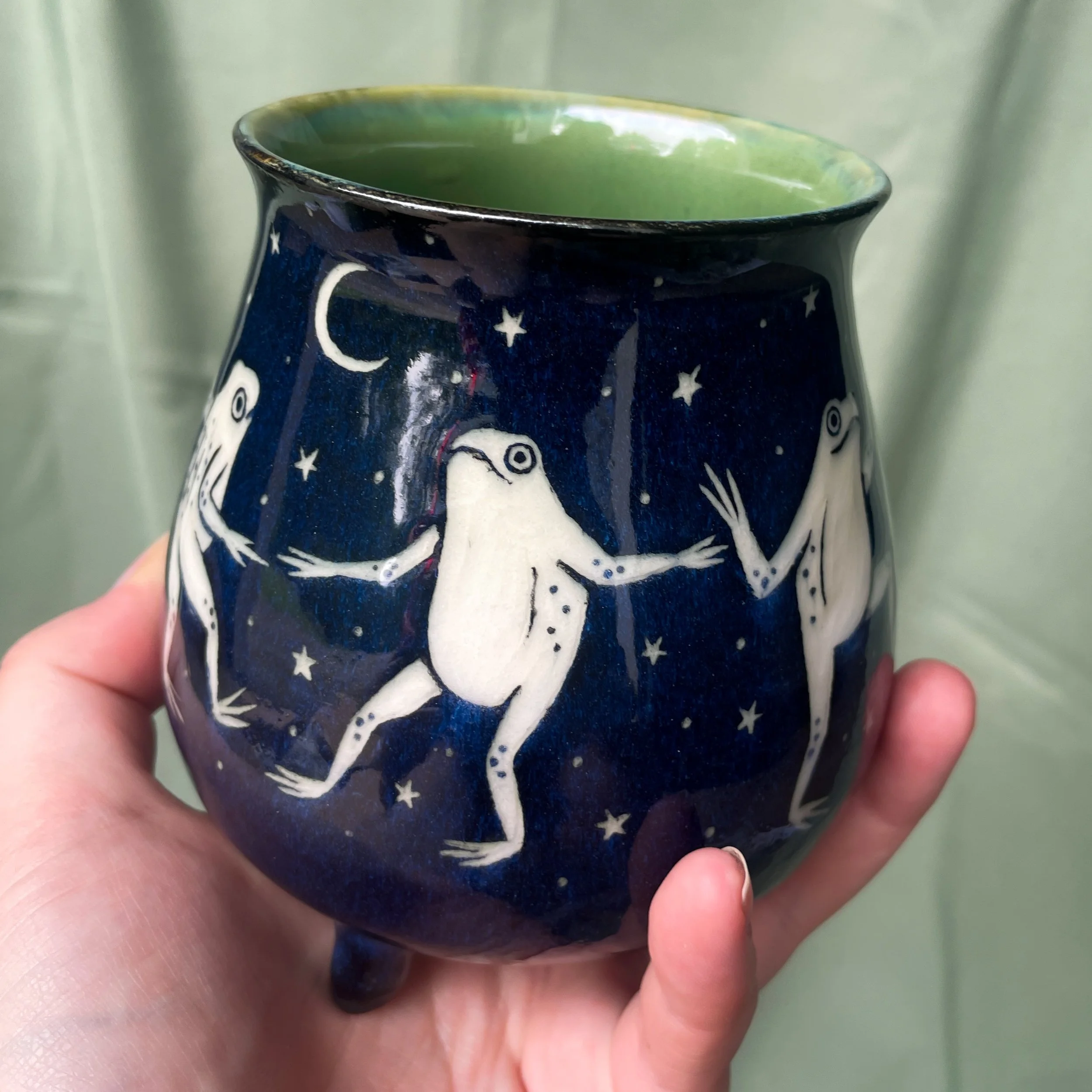 Cauldron Mug - Dancing Frogs B