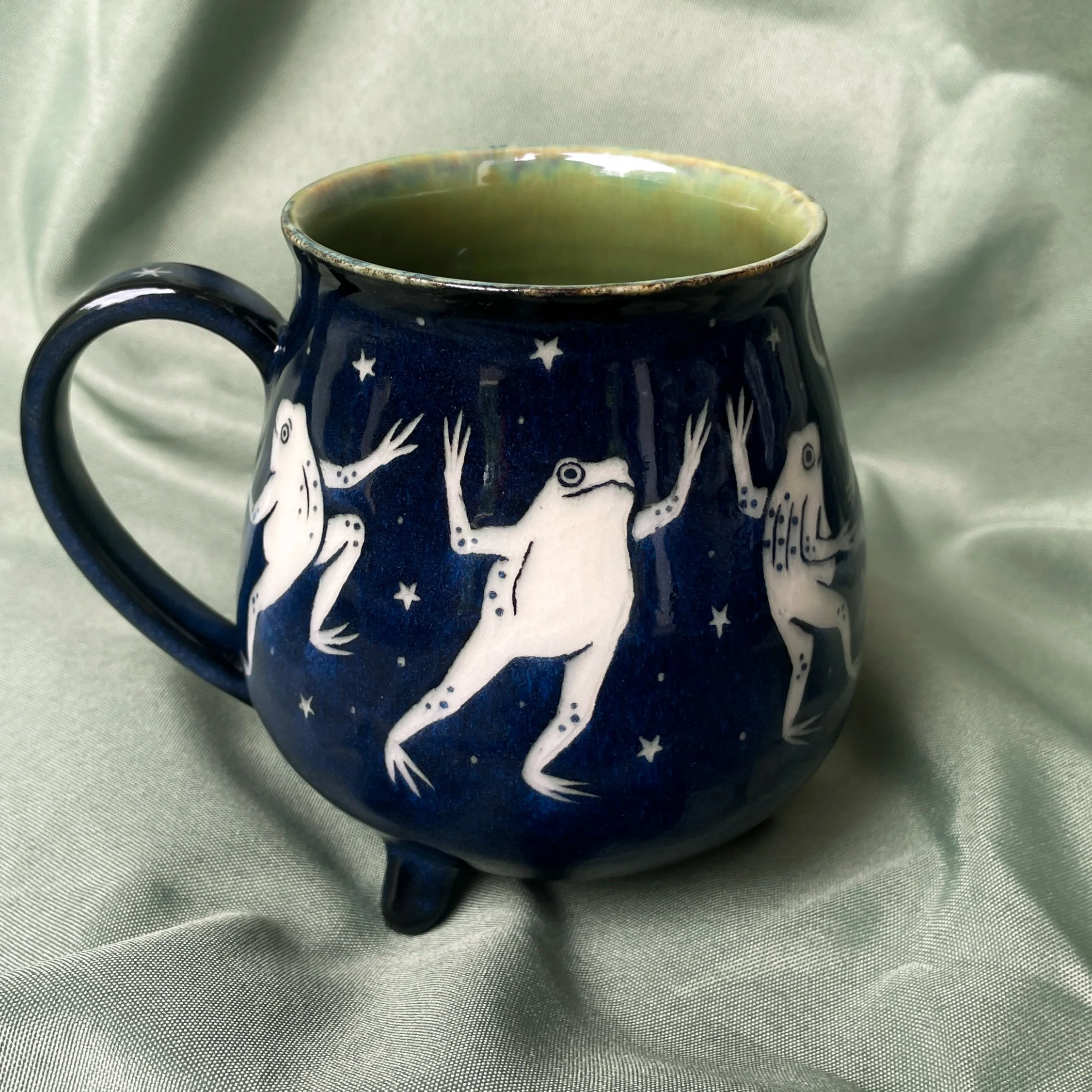 dancing frog cauldron mug a sideview.JPEG