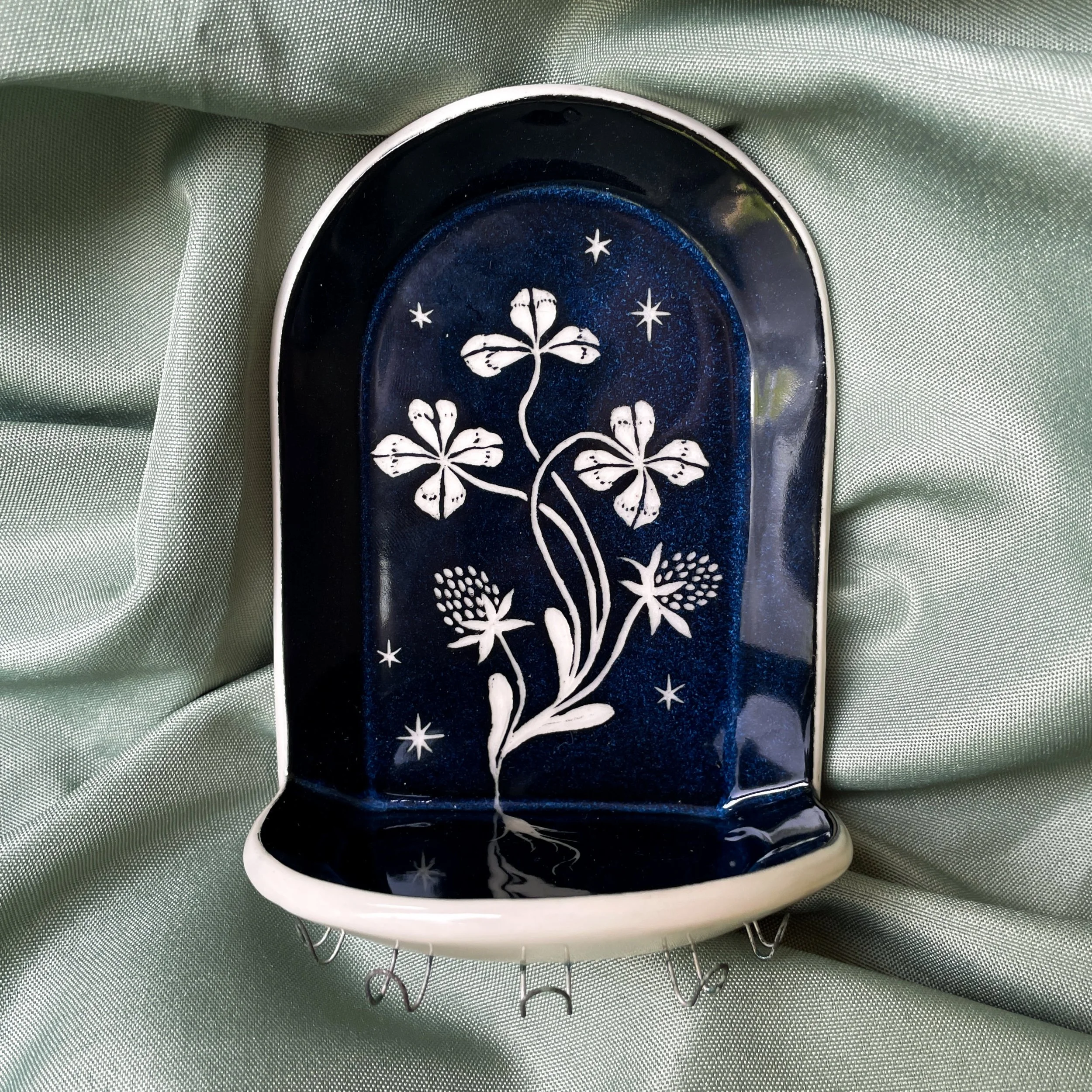clover altar front.JPEG