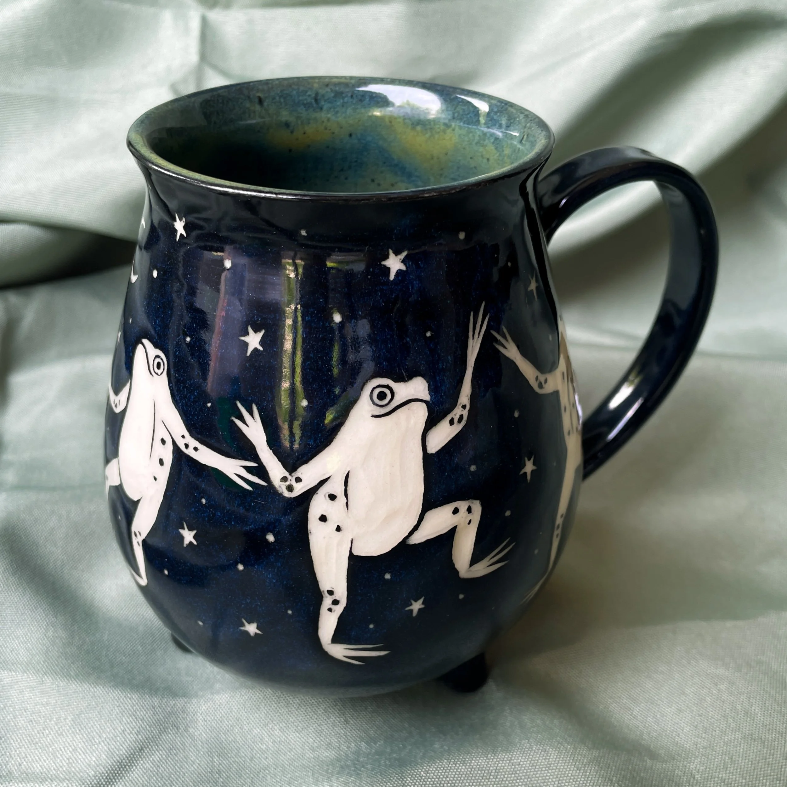 dancing frog cauldorn mug d side view.JPEG