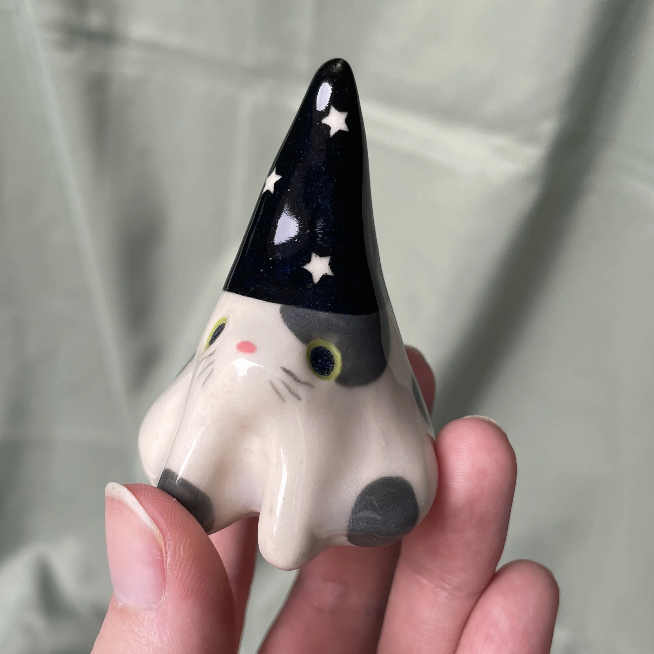 wizard cat gray spot.jpg