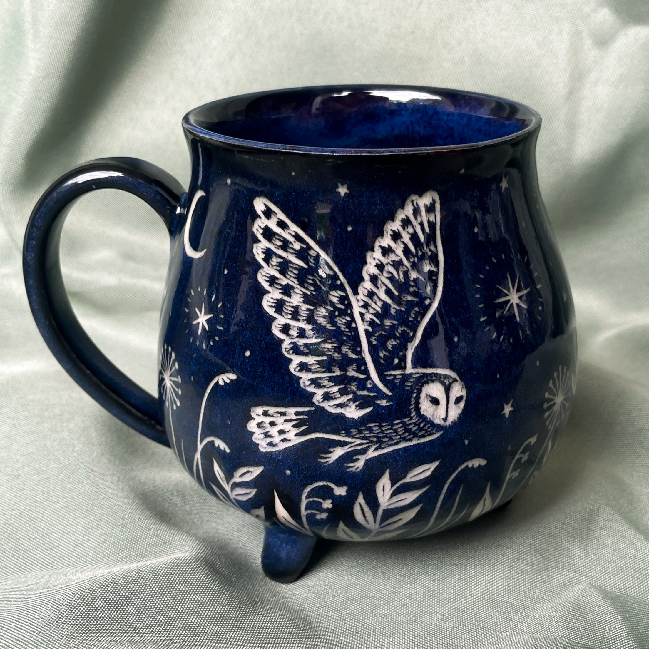 cauldron mug owls sideview 3.JPEG