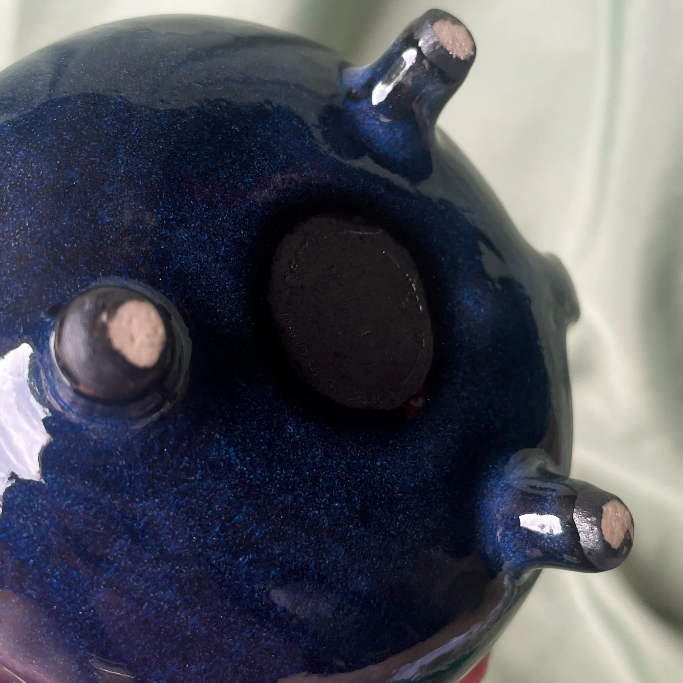 dancing frog cauldron mug c bottom feet.JPEG