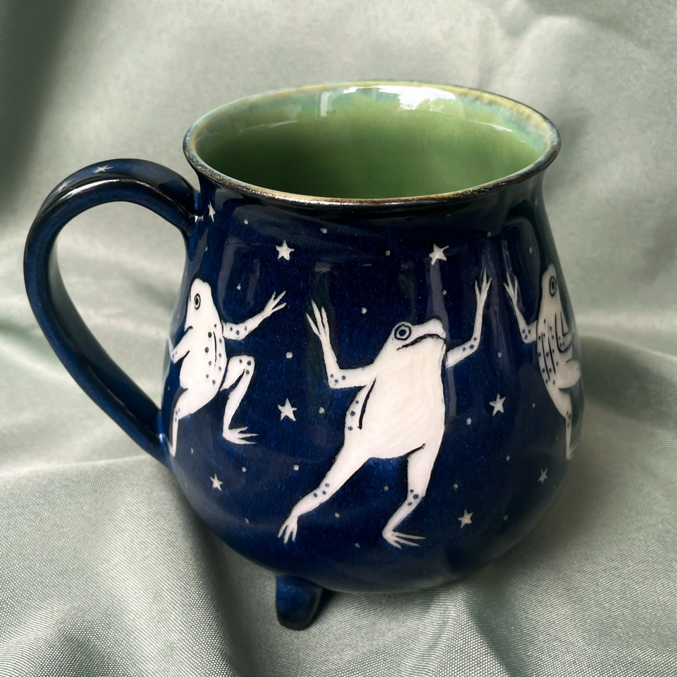 dancing frog cauldron mug b sideview 3.JPEG