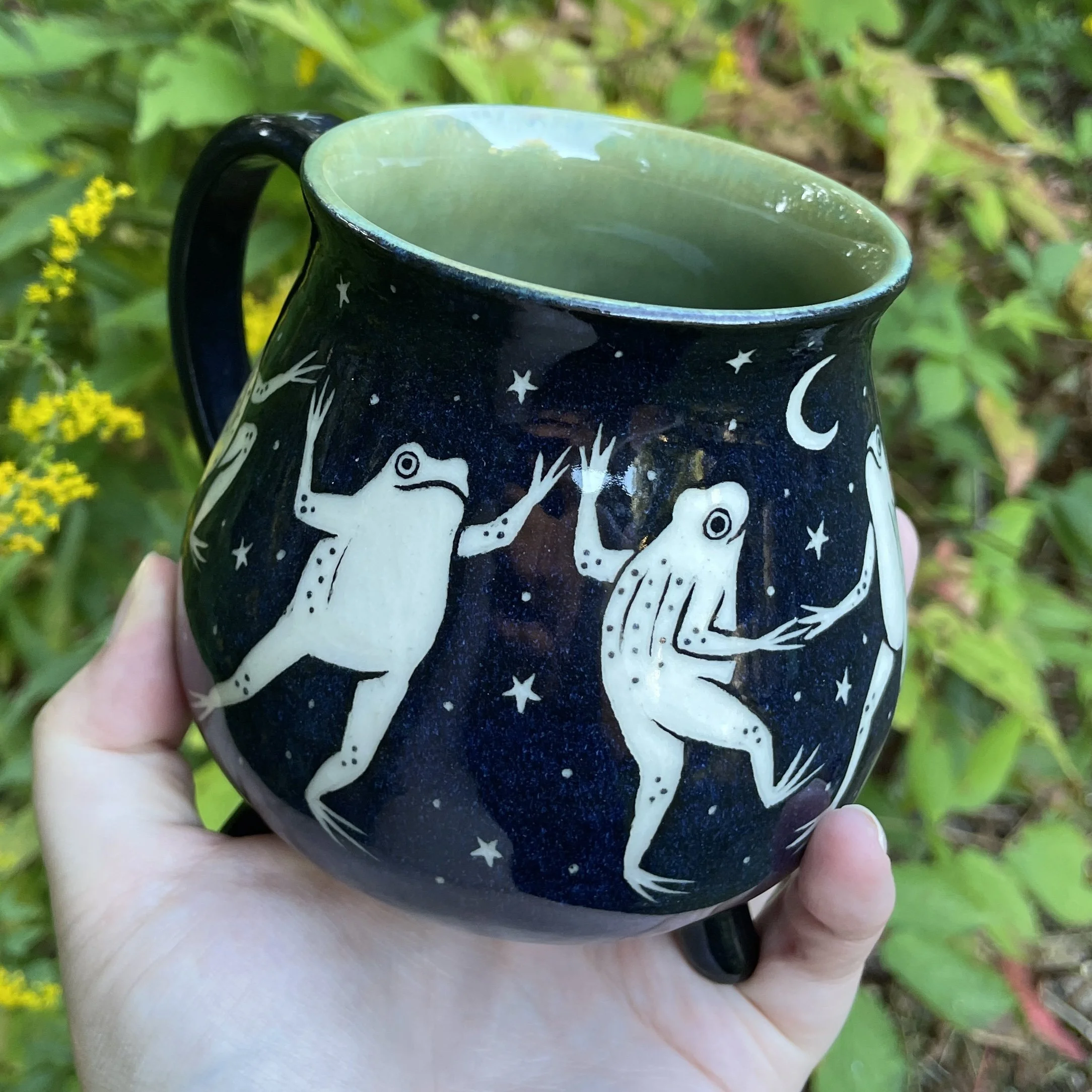 cauldron mug dancing frogs b 10.jpg