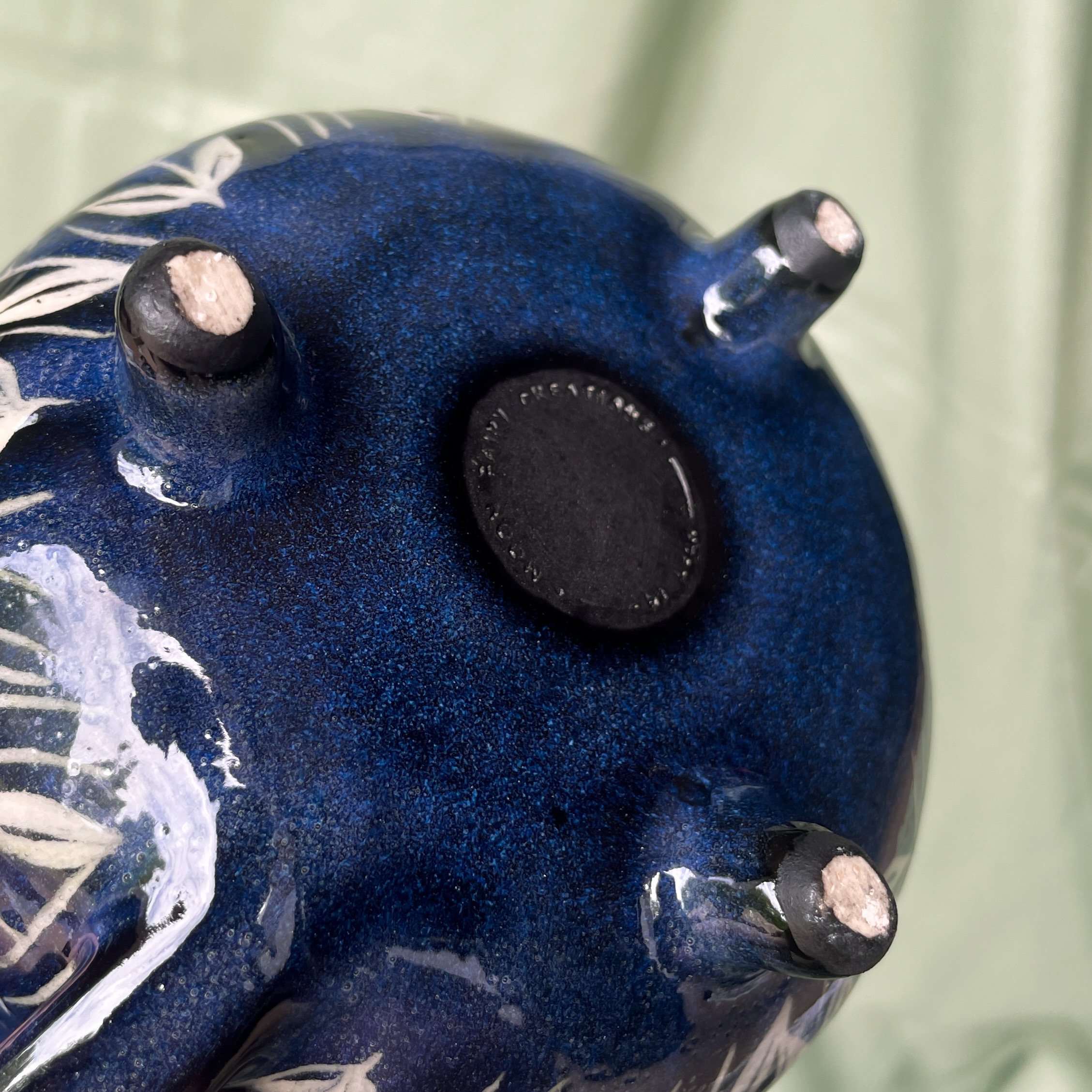 cauldron mug owls bottom feet.JPEG