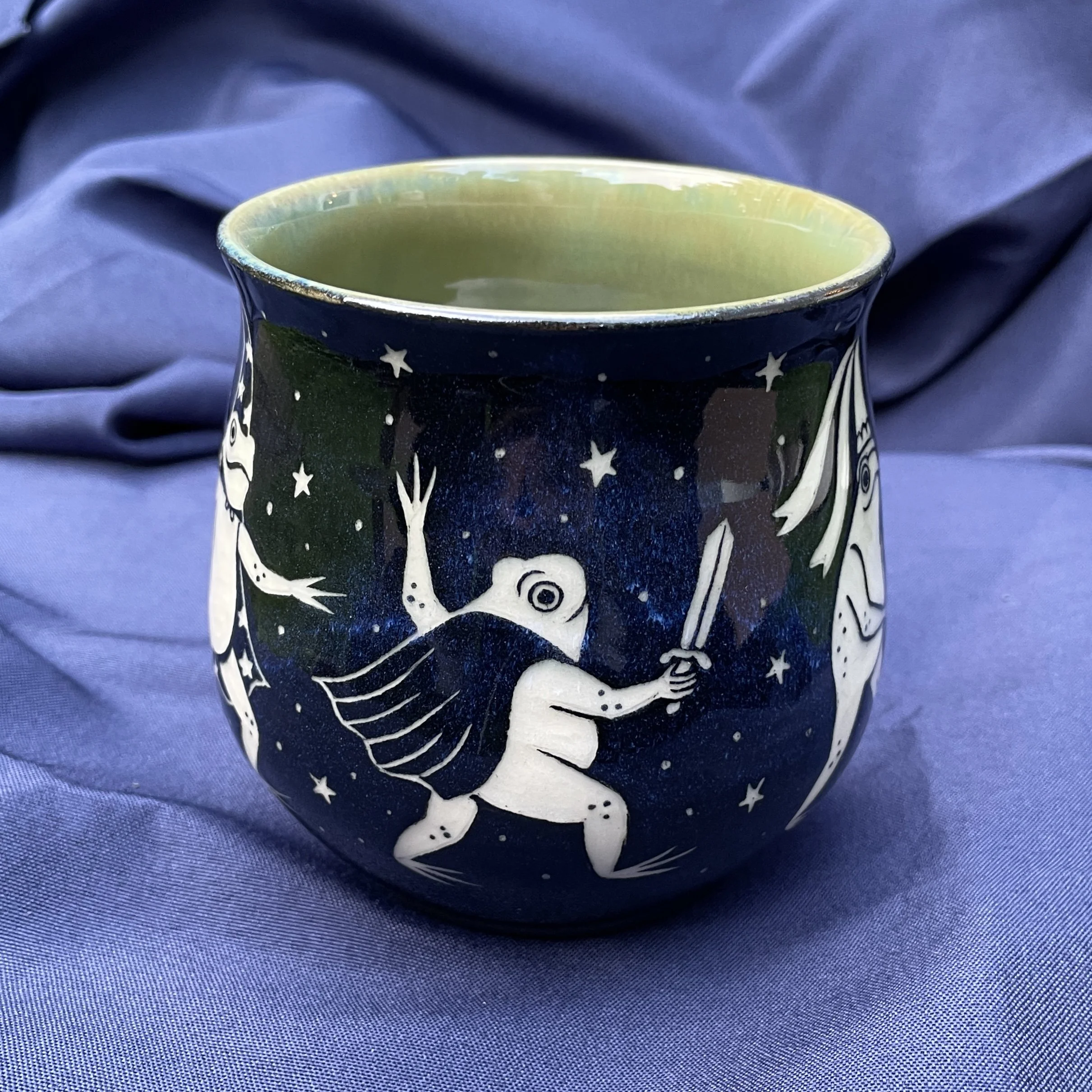 mug medieval frogs B 6.jpg