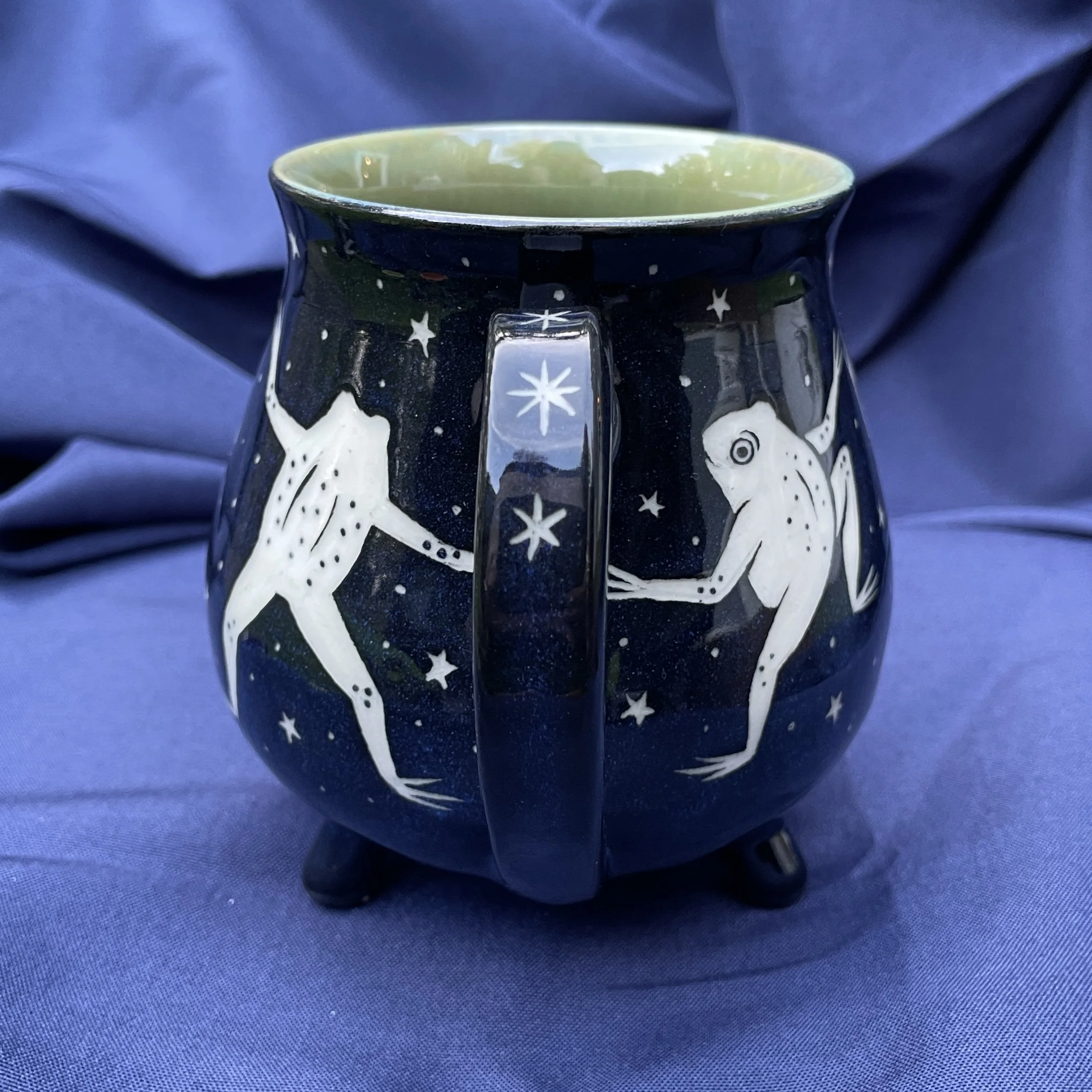 cauldron mug dancing frogs b 8.jpg