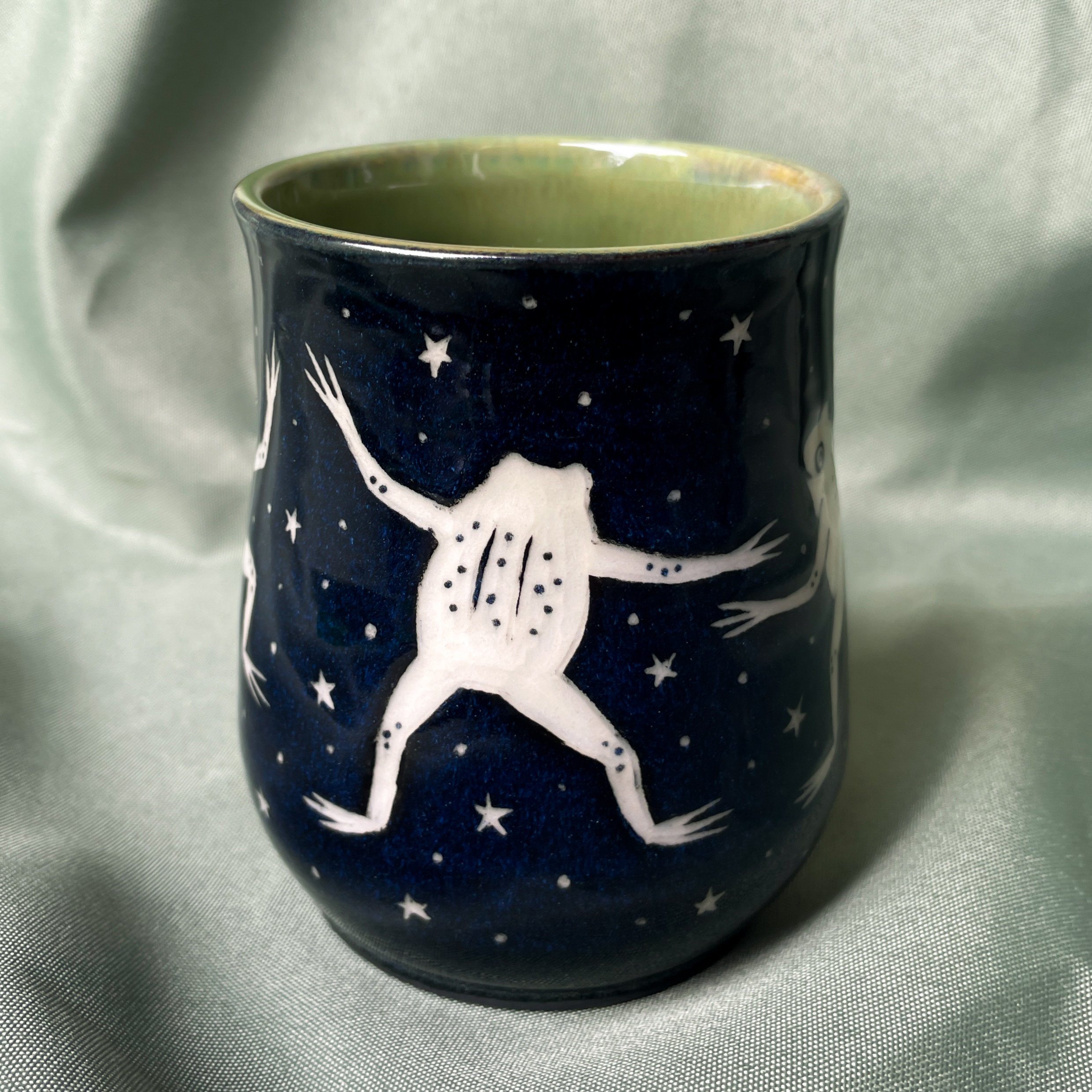 dancing frog cup c 3.JPEG