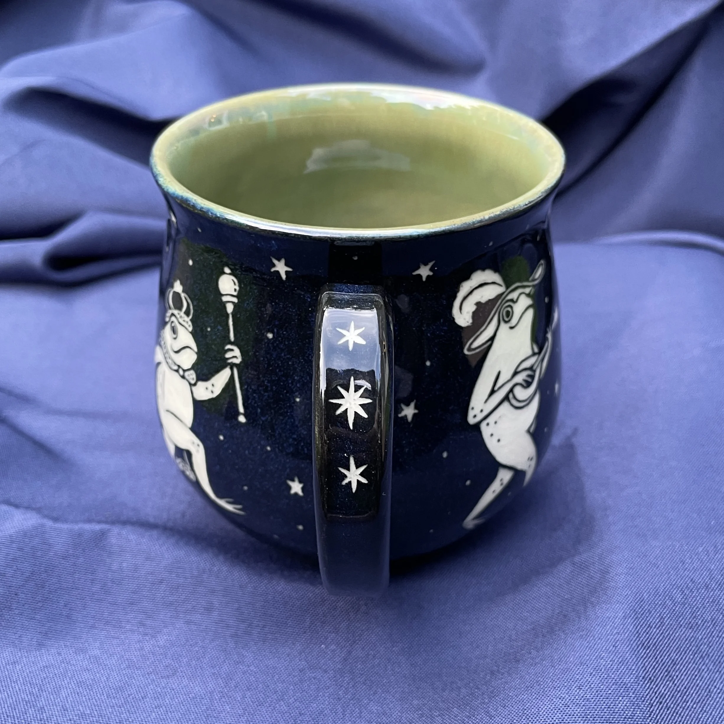 mug medieval frogs B 8.jpg