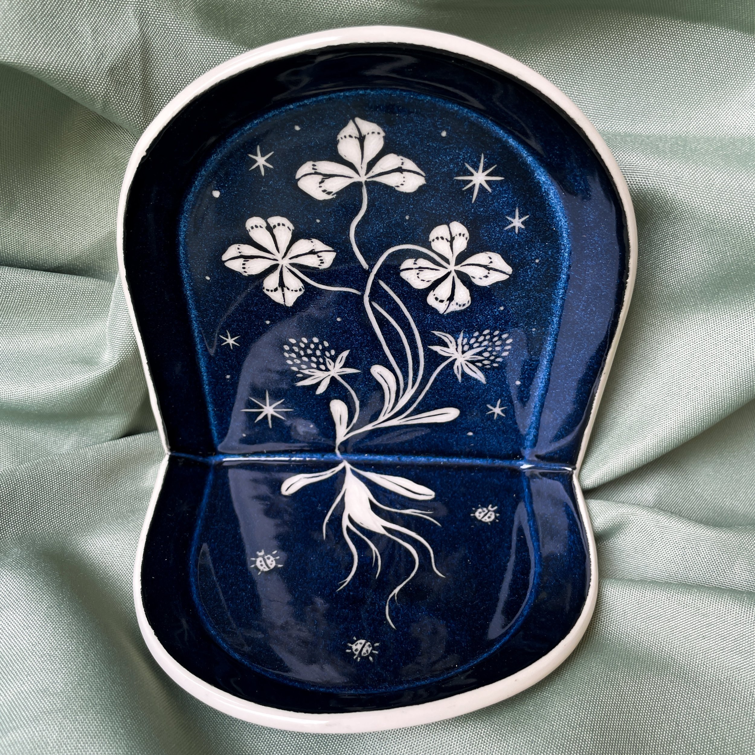 large clover altar down view.JPEG