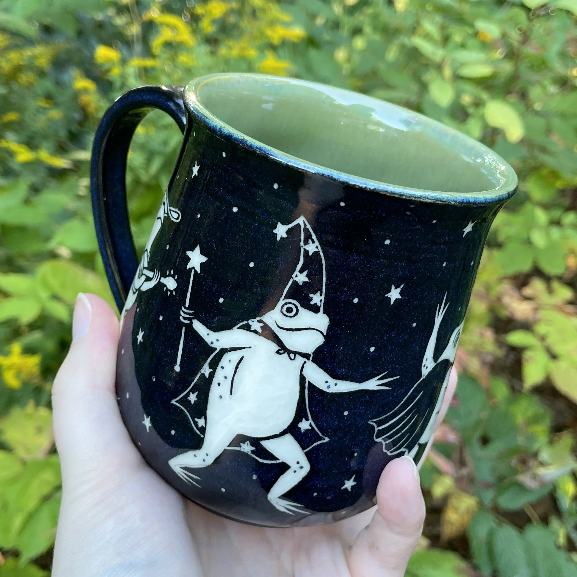 mug medieval frogs a 10.jpg