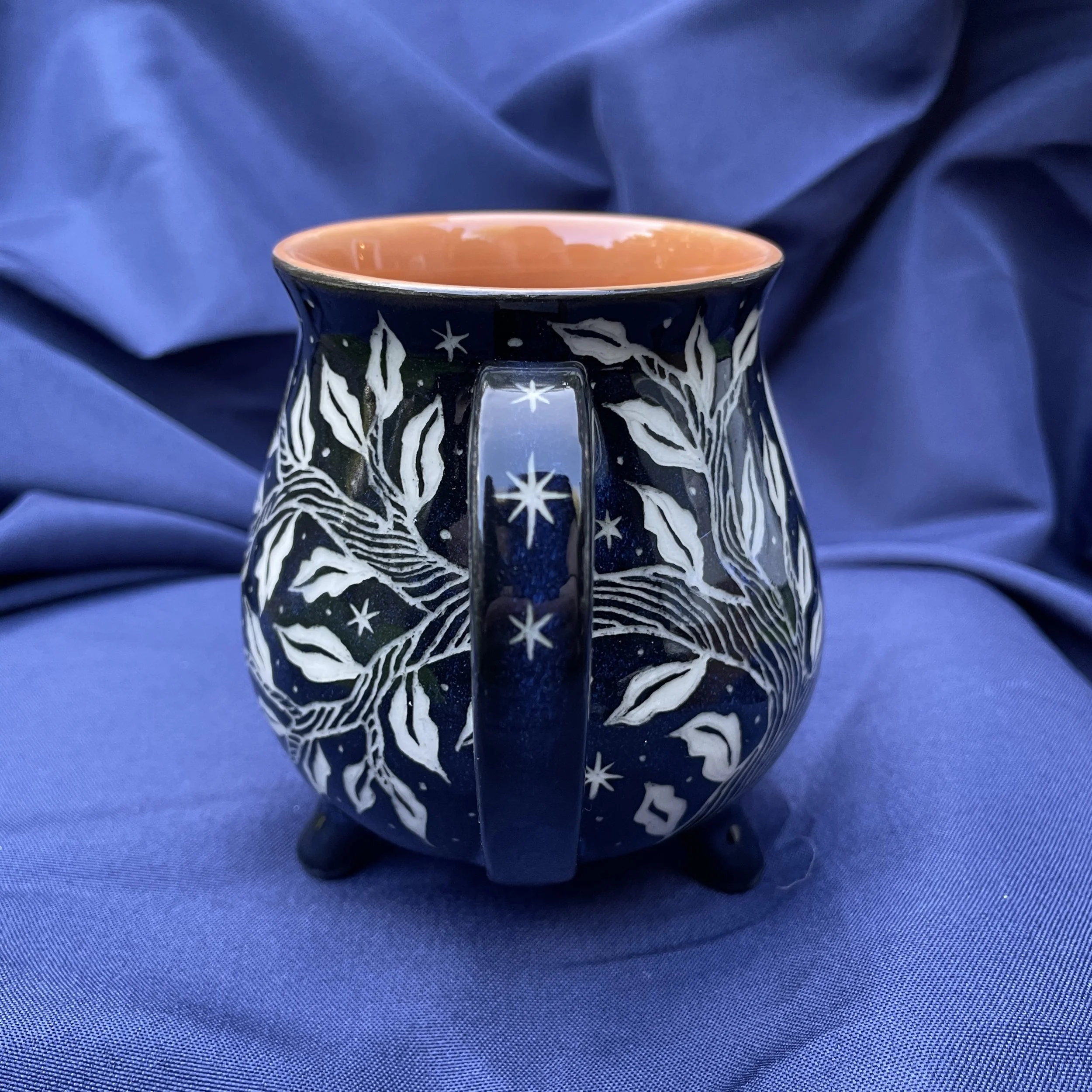 cauldron mug raven A 4.jpg
