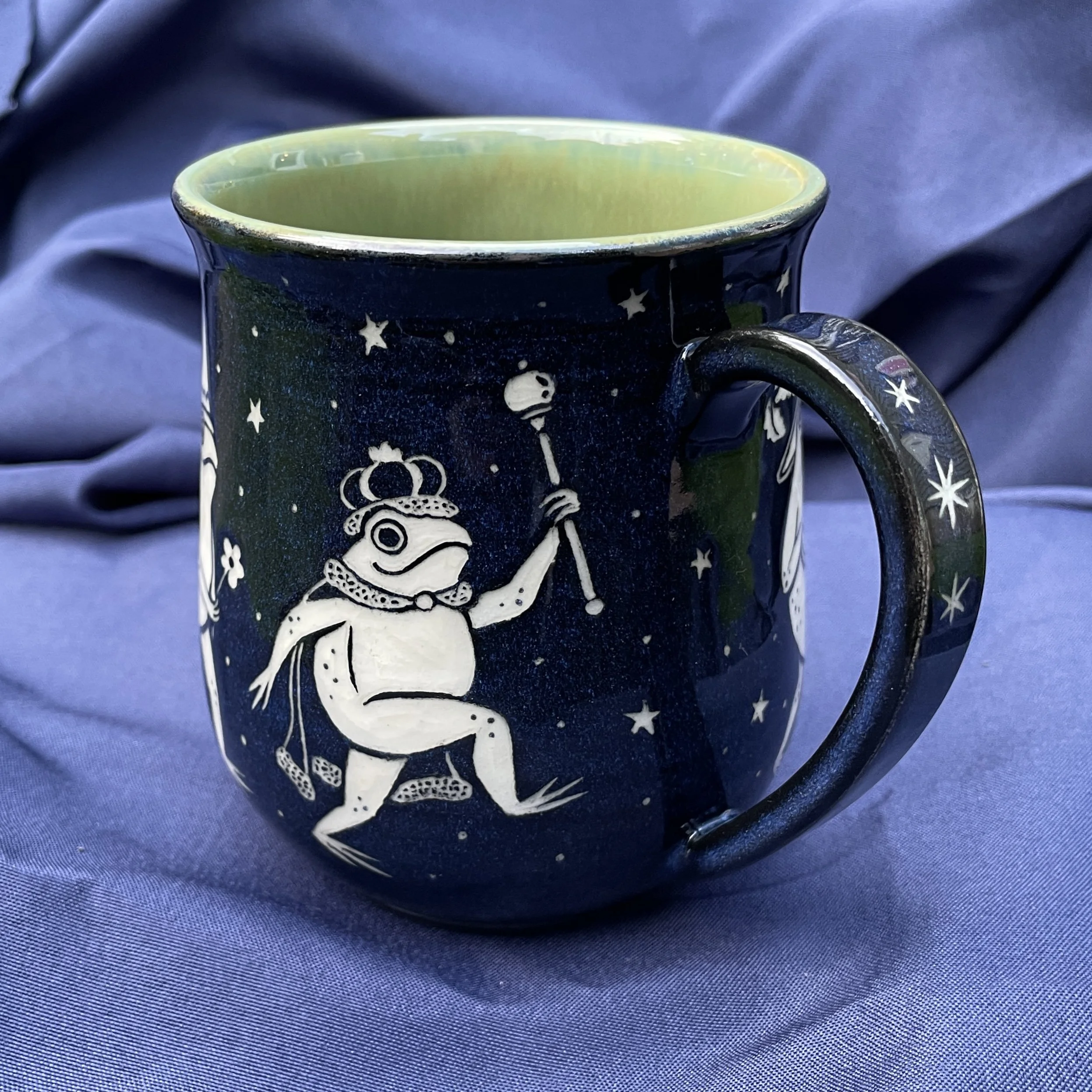 mug medieval frogs a 9.jpg