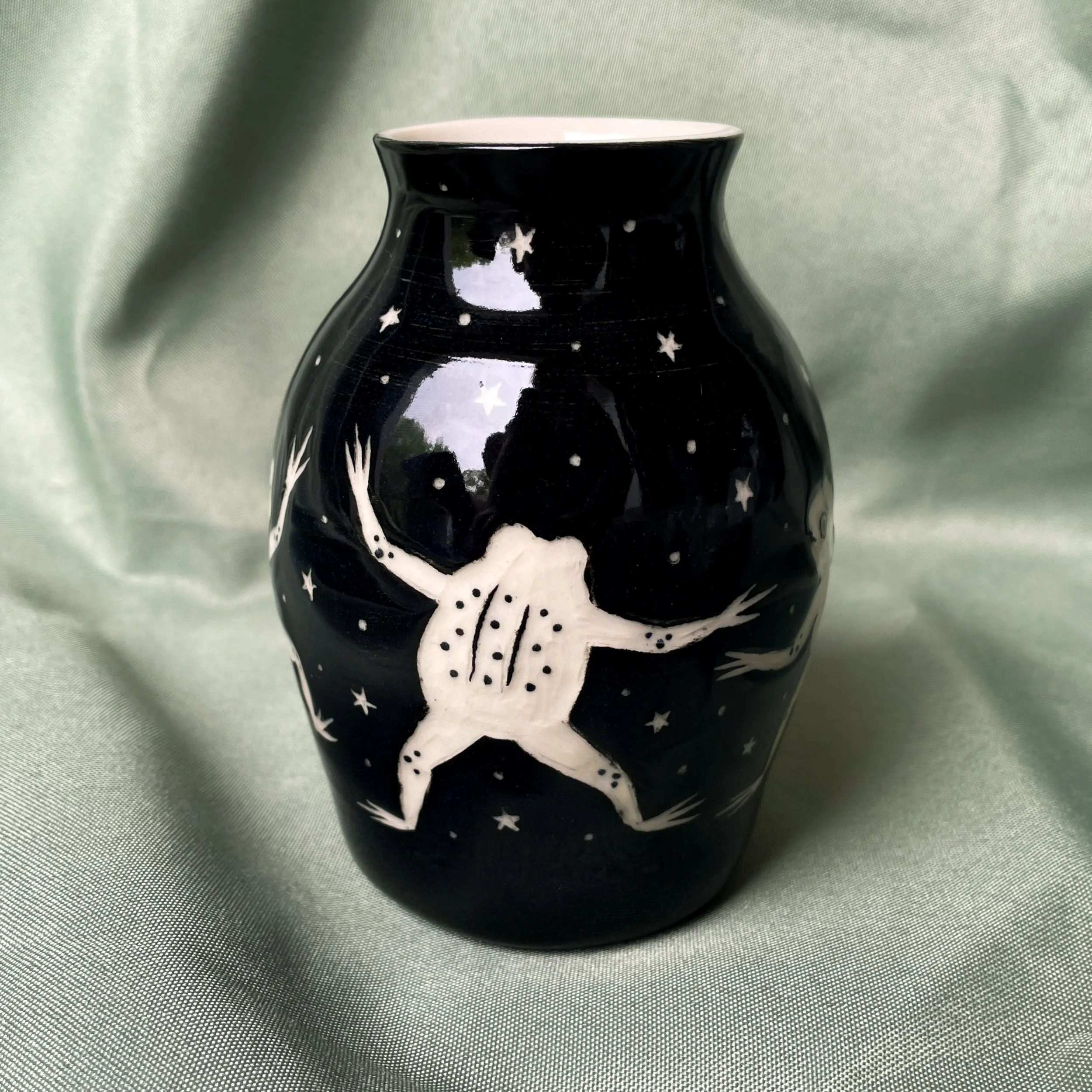dancing frog vase 2.JPEG
